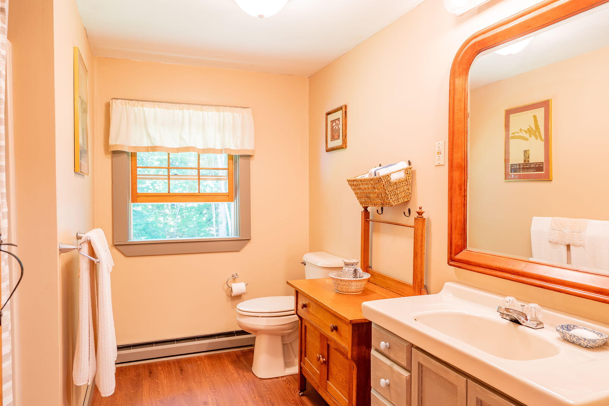 44 Road Between The Ponds