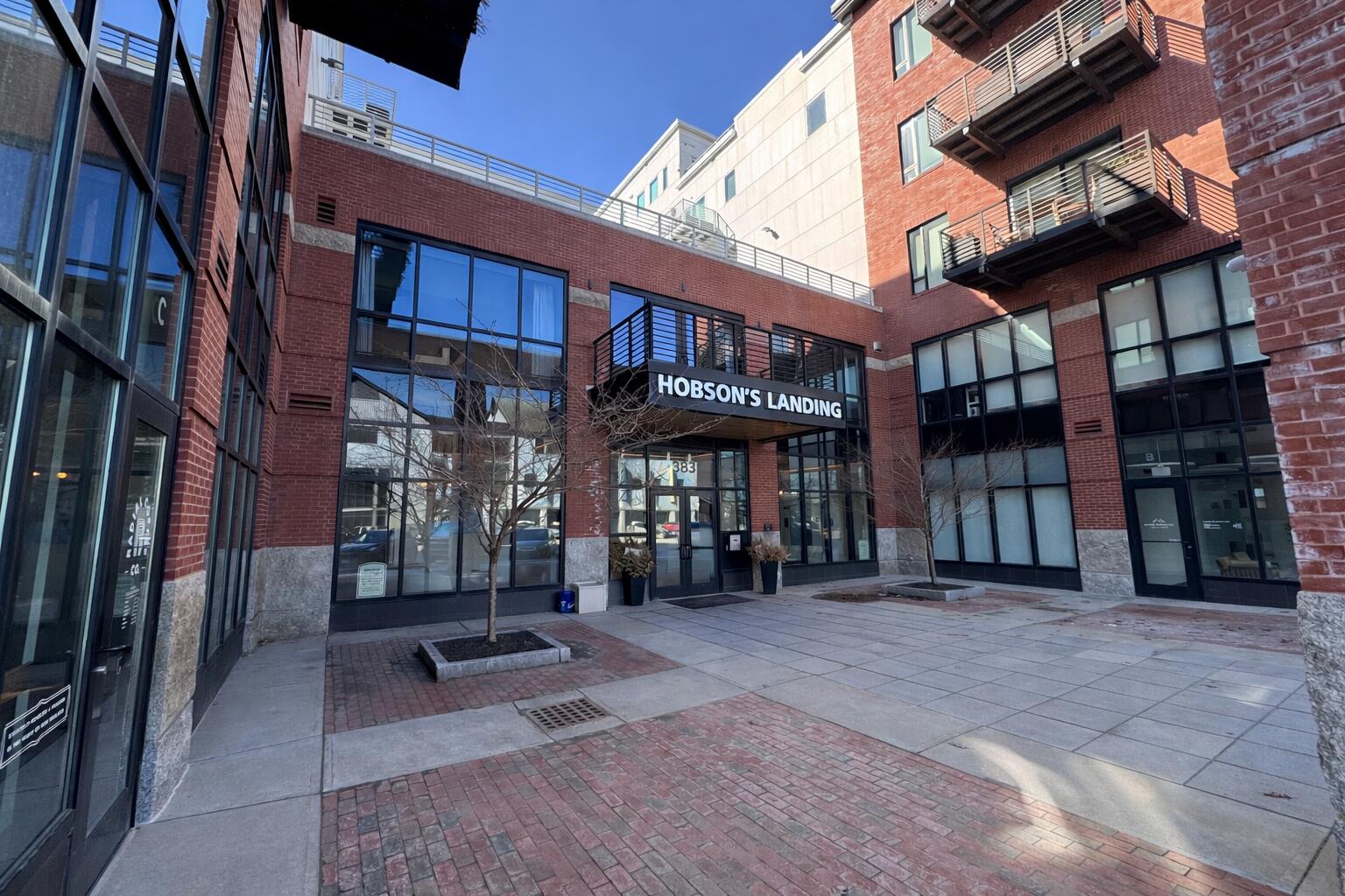 383 Commercial Street 416