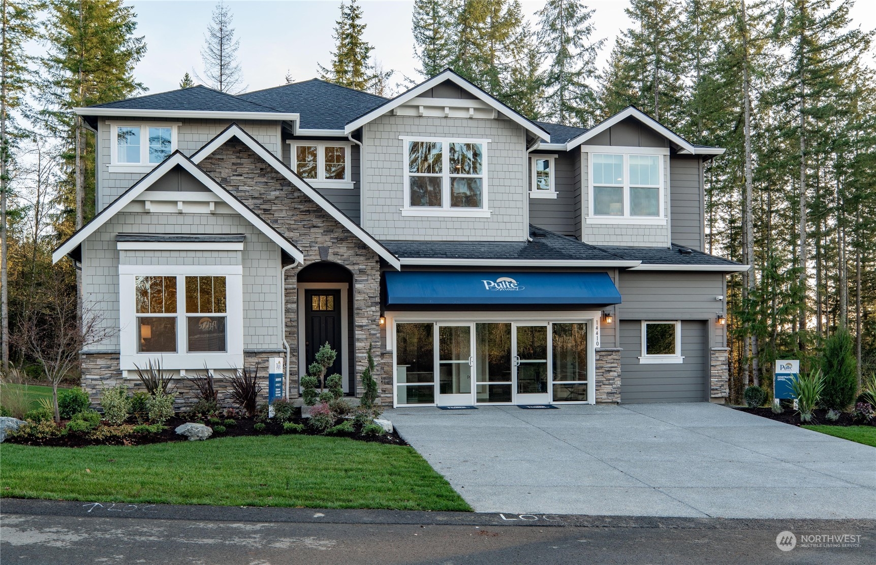 3906 NE 27th Place #02