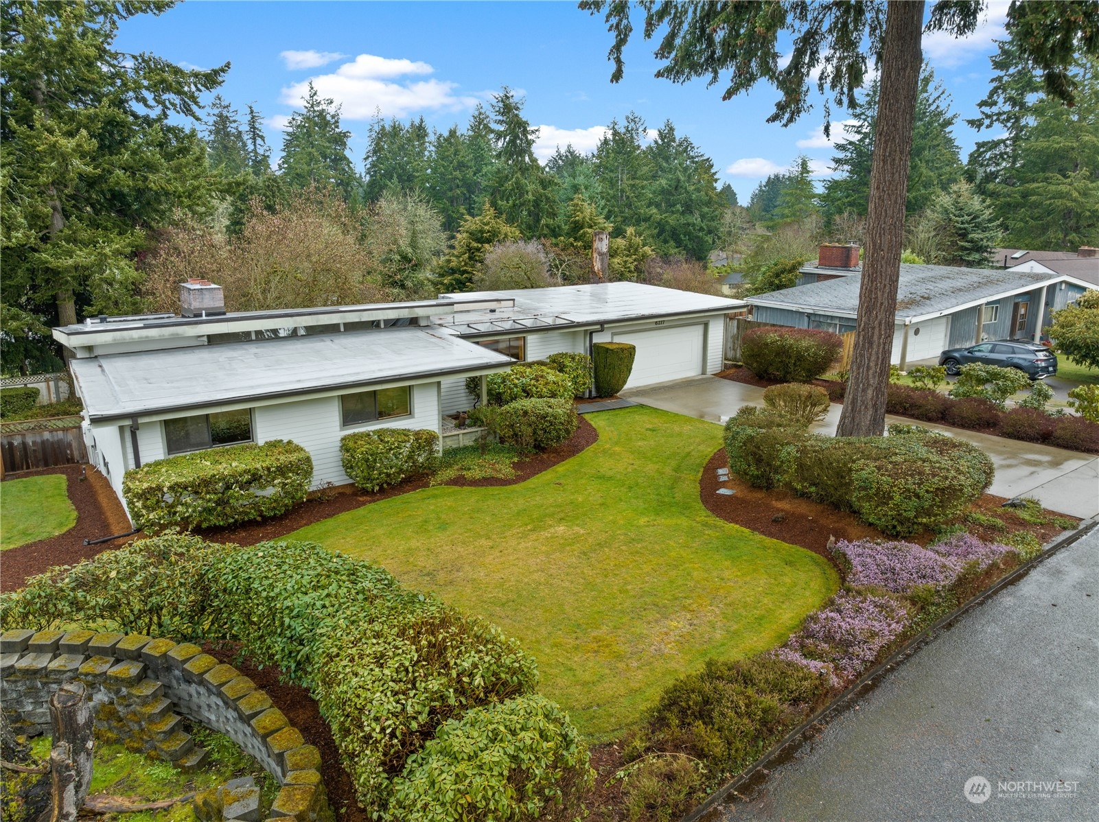 6217 Hillcrest Drive SW