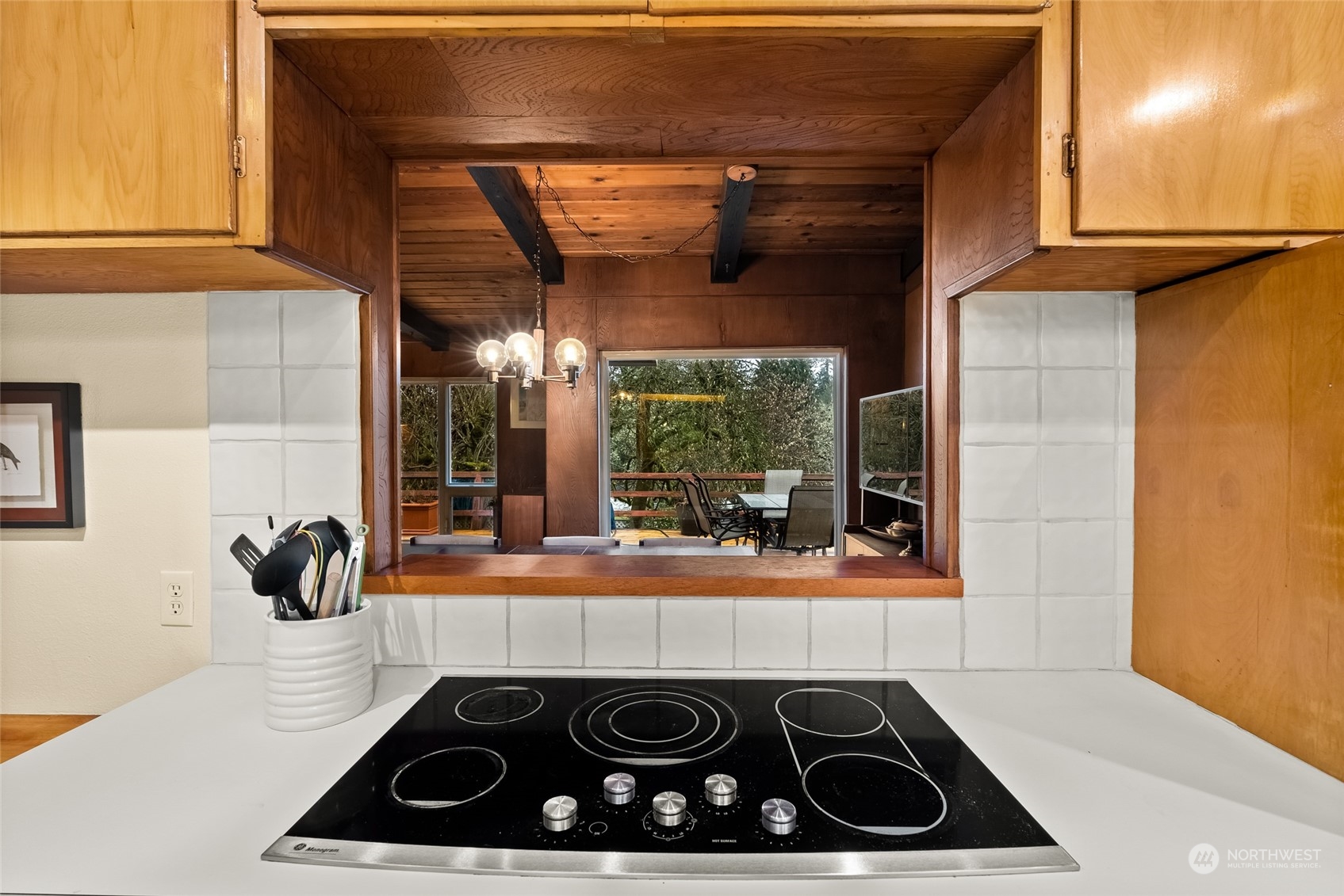 6217 Hillcrest Drive SW