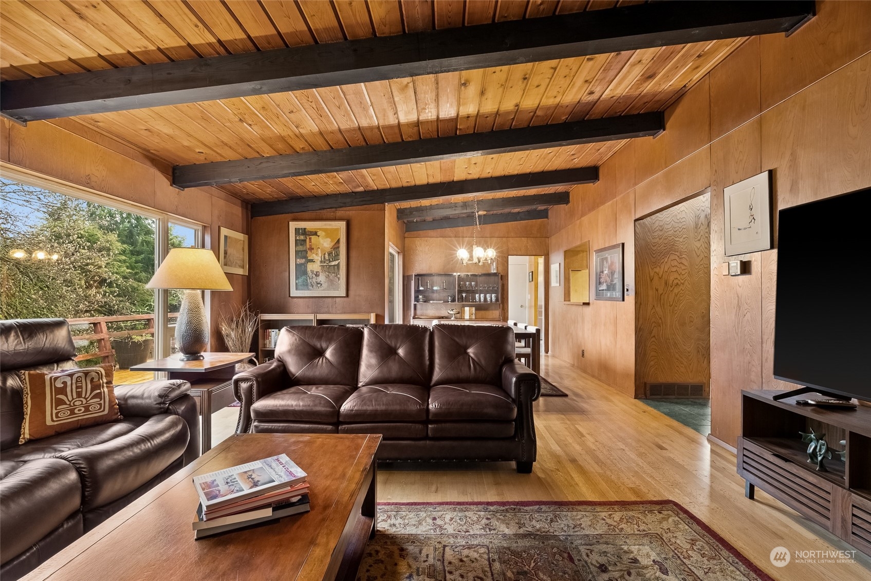 6217 Hillcrest Drive SW