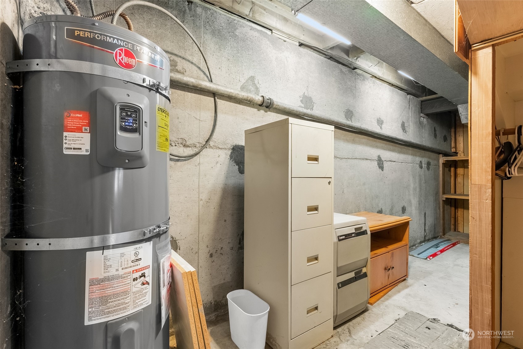 6217 Hillcrest Drive SW