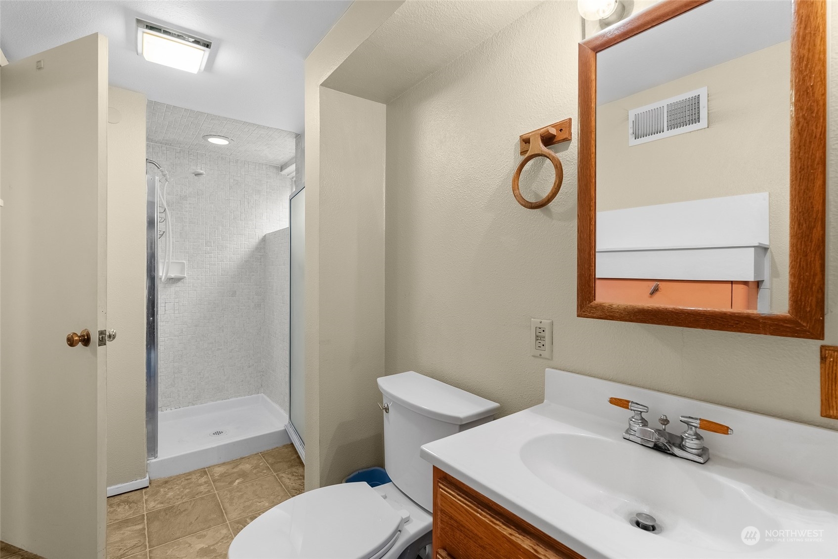 6217 Hillcrest Drive SW