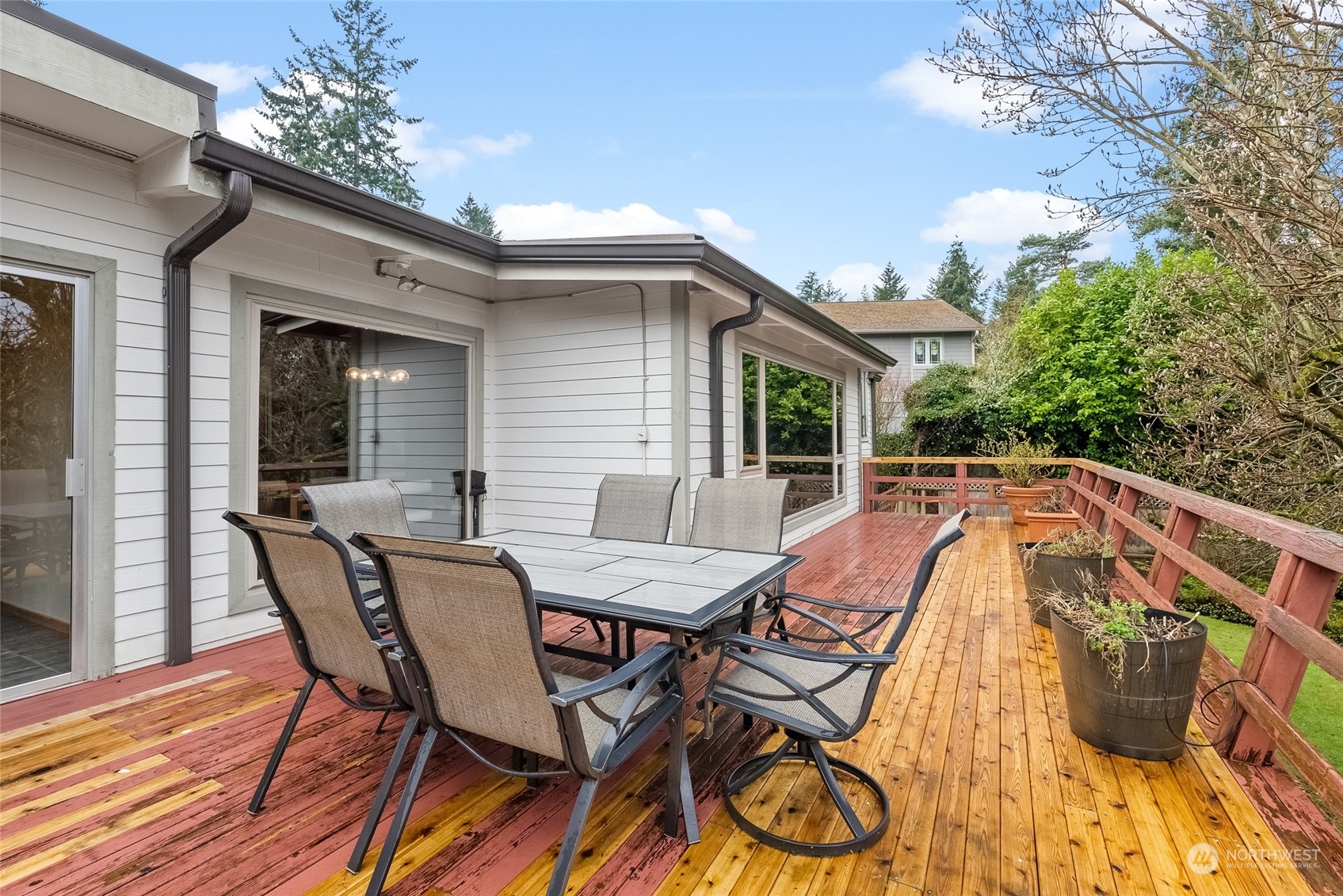 6217 Hillcrest Drive SW