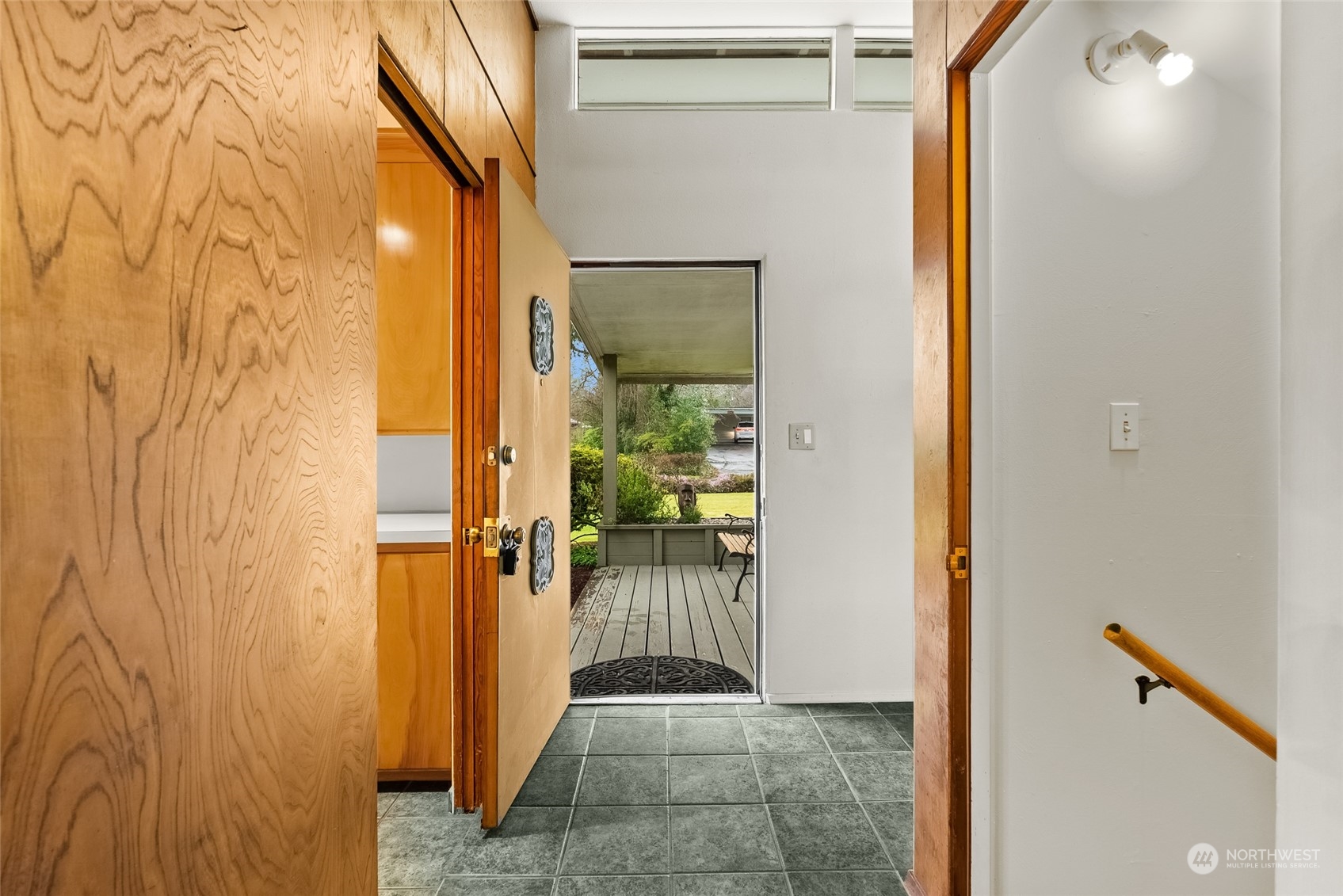 6217 Hillcrest Drive SW