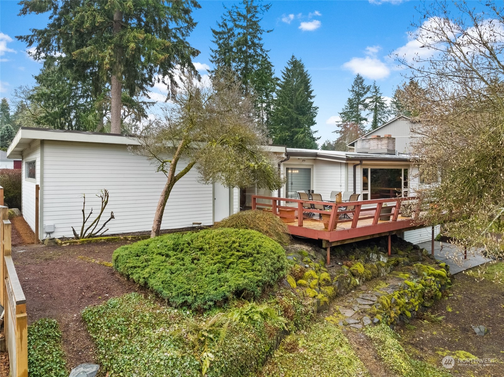 6217 Hillcrest Drive SW