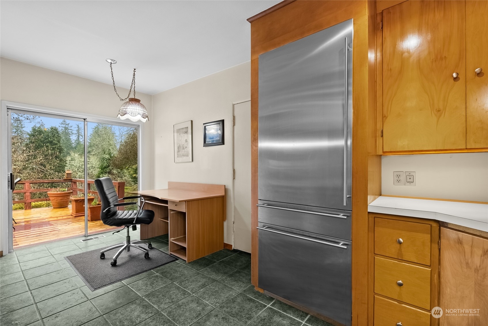 6217 Hillcrest Drive SW