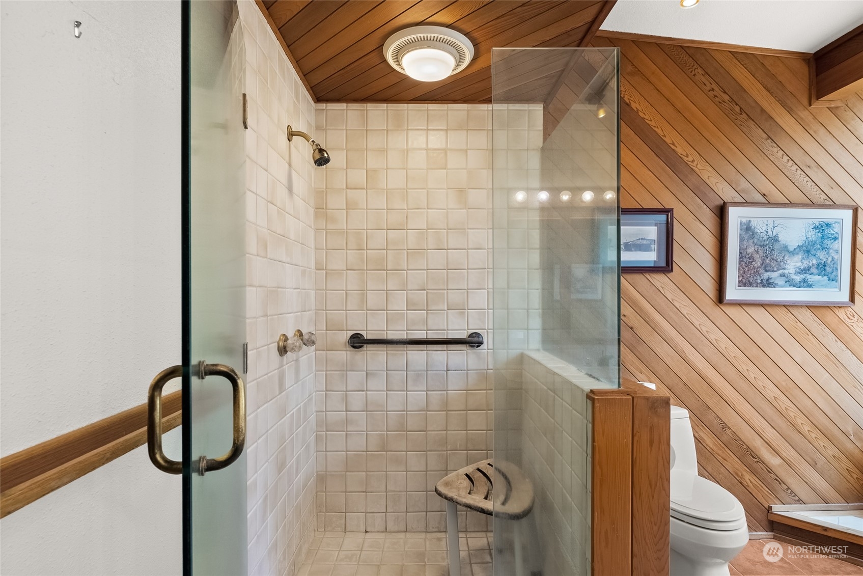 6217 Hillcrest Drive SW