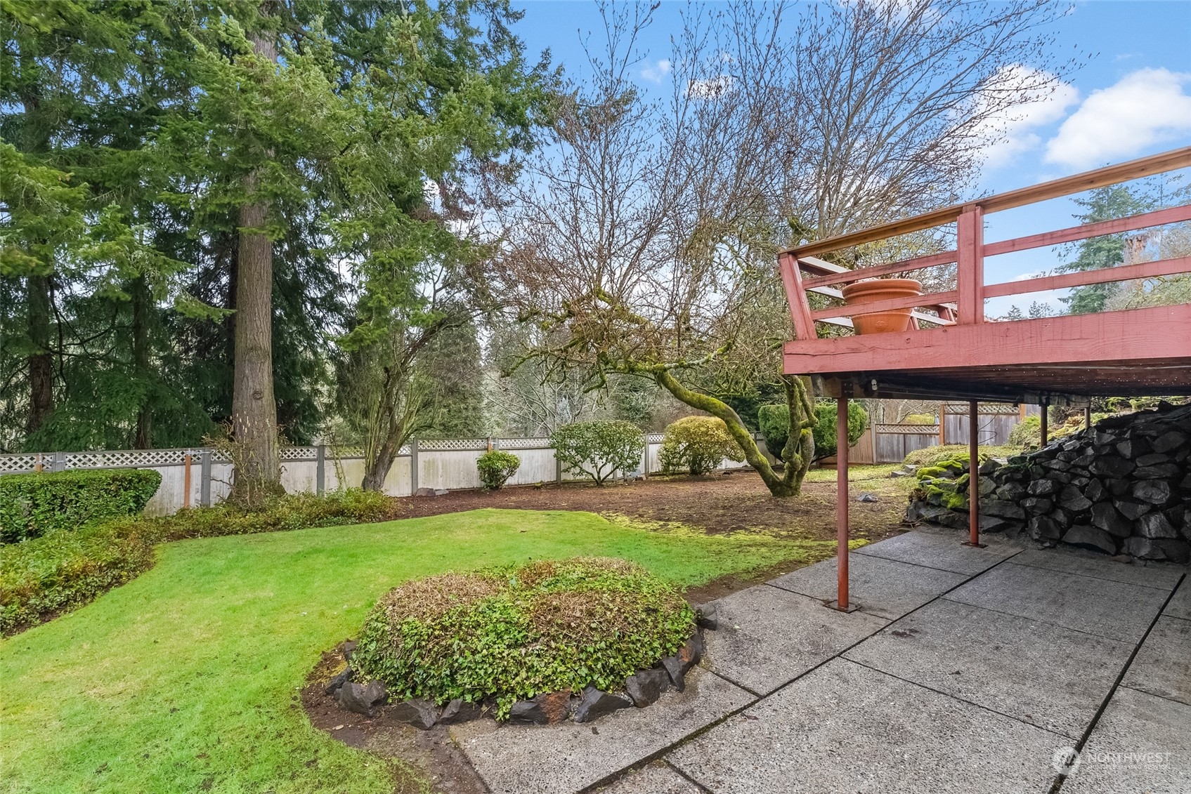 6217 Hillcrest Drive SW