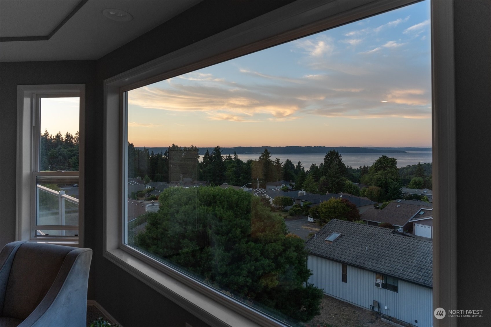 1875 Hillside Drive NE