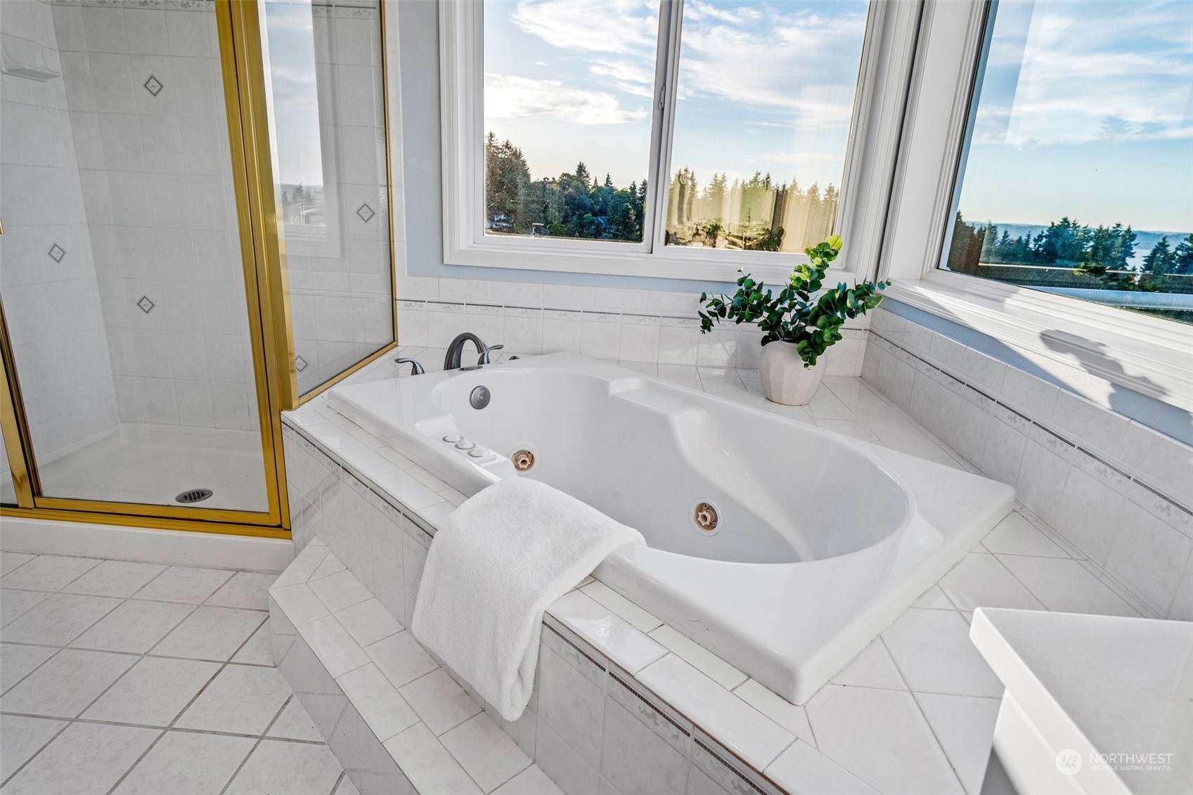 1875 Hillside Drive NE