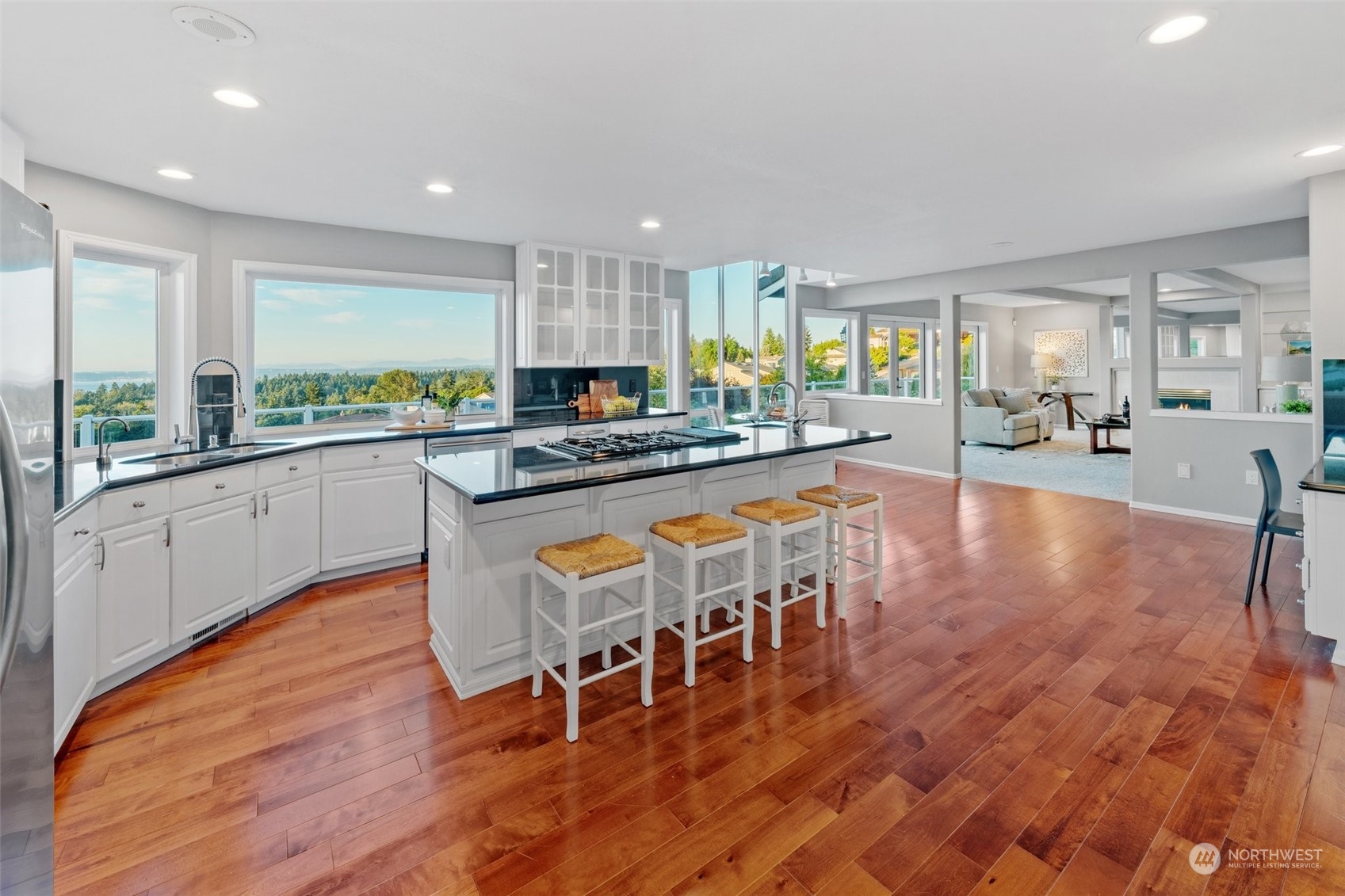 1875 Hillside Drive NE