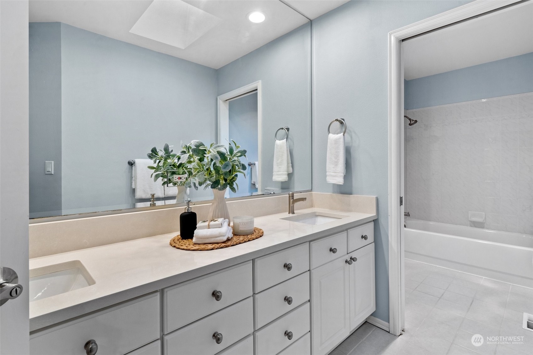 1875 Hillside Drive NE