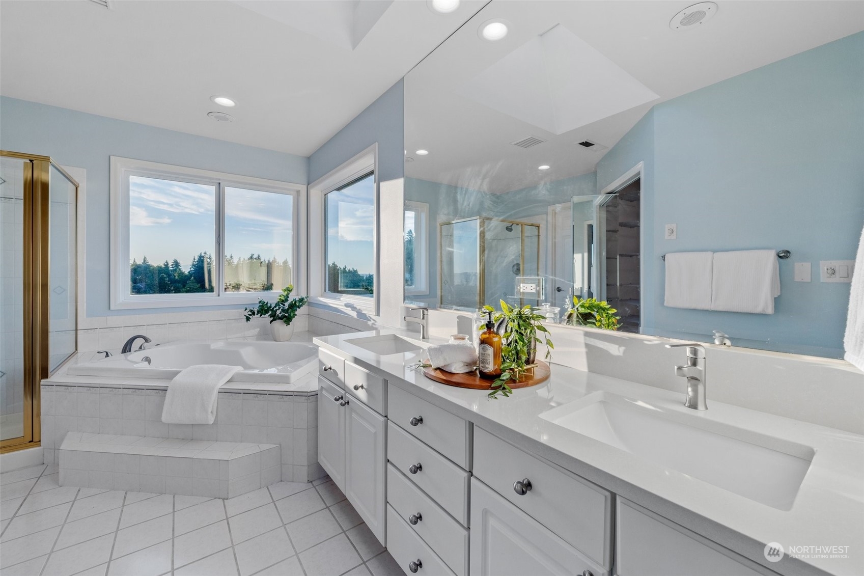 1875 Hillside Drive NE