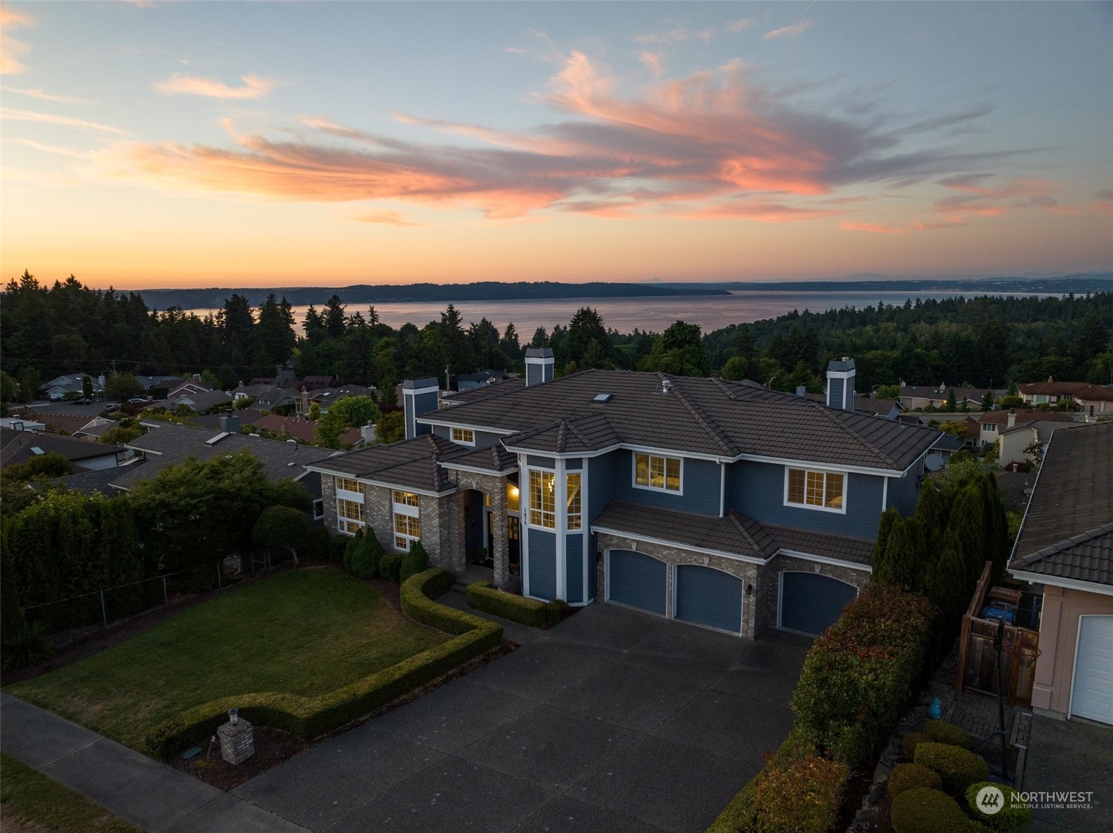 1875 Hillside Drive NE