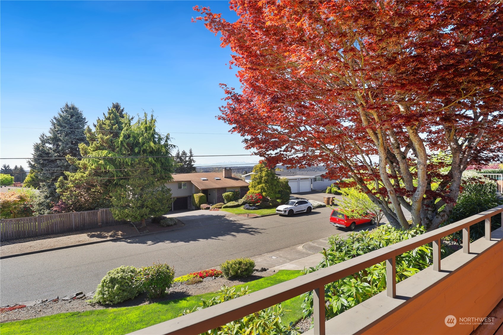 1807 N Hawthorne Drive