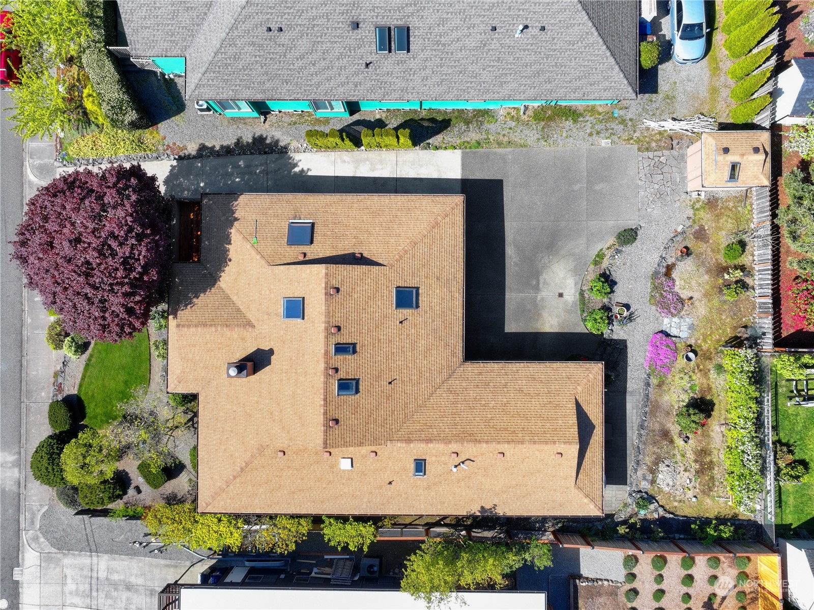 1807 N Hawthorne Drive