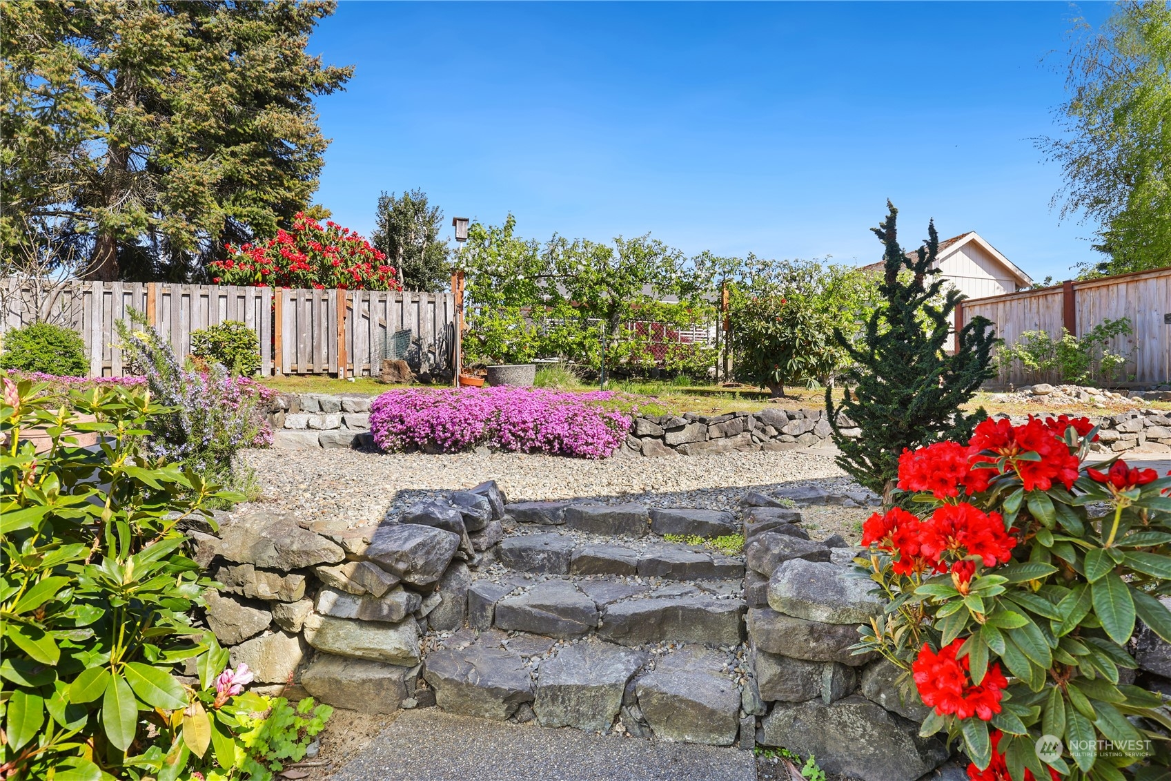 1807 N Hawthorne Drive