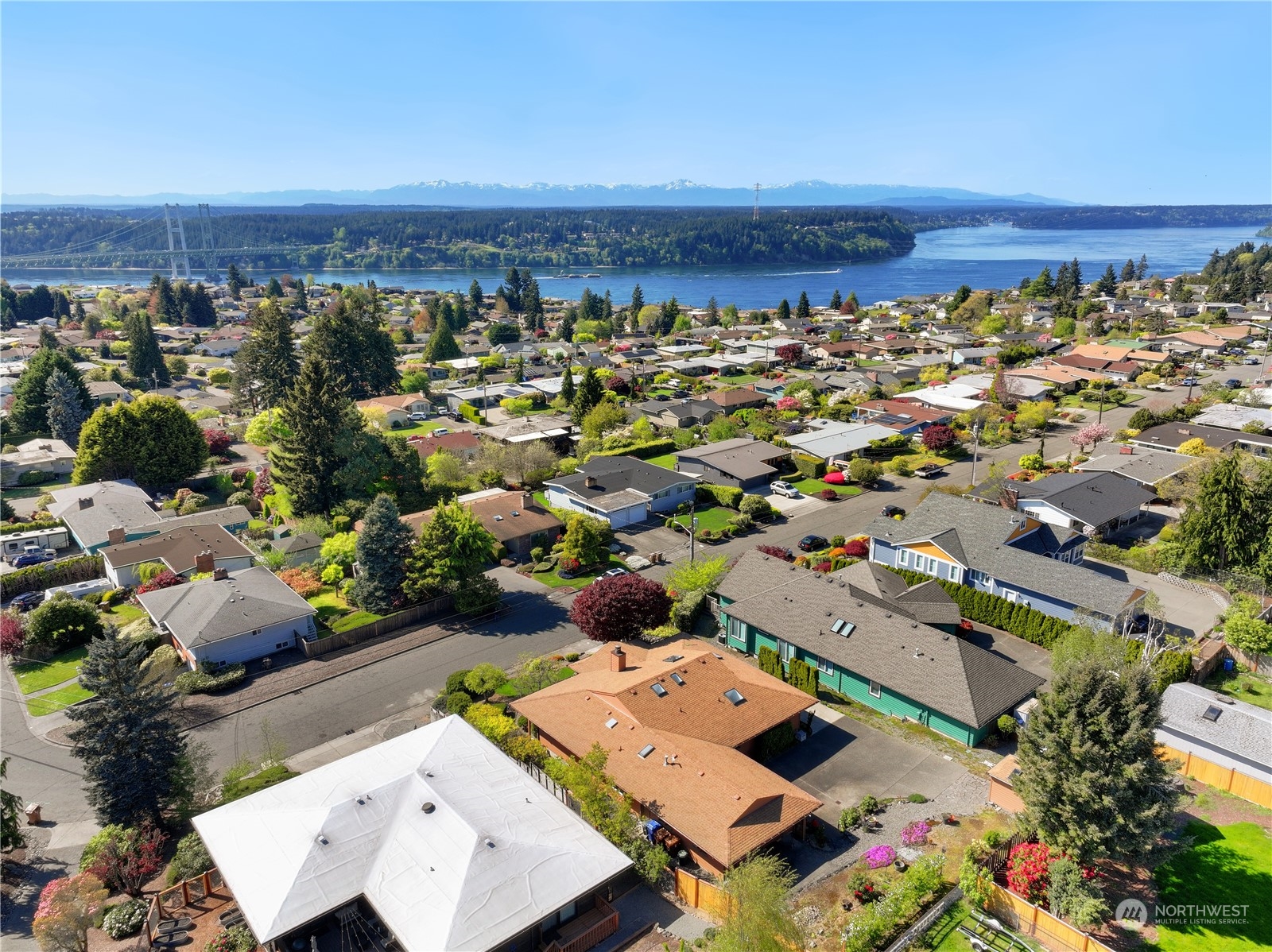 1807 N Hawthorne Drive