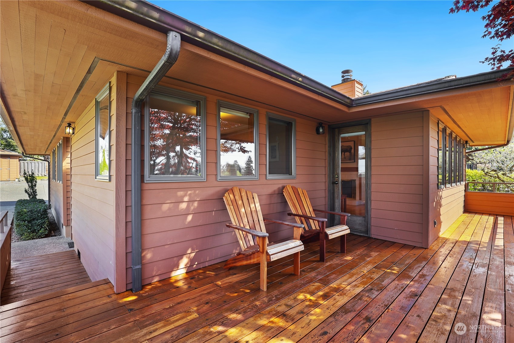 1807 N Hawthorne Drive