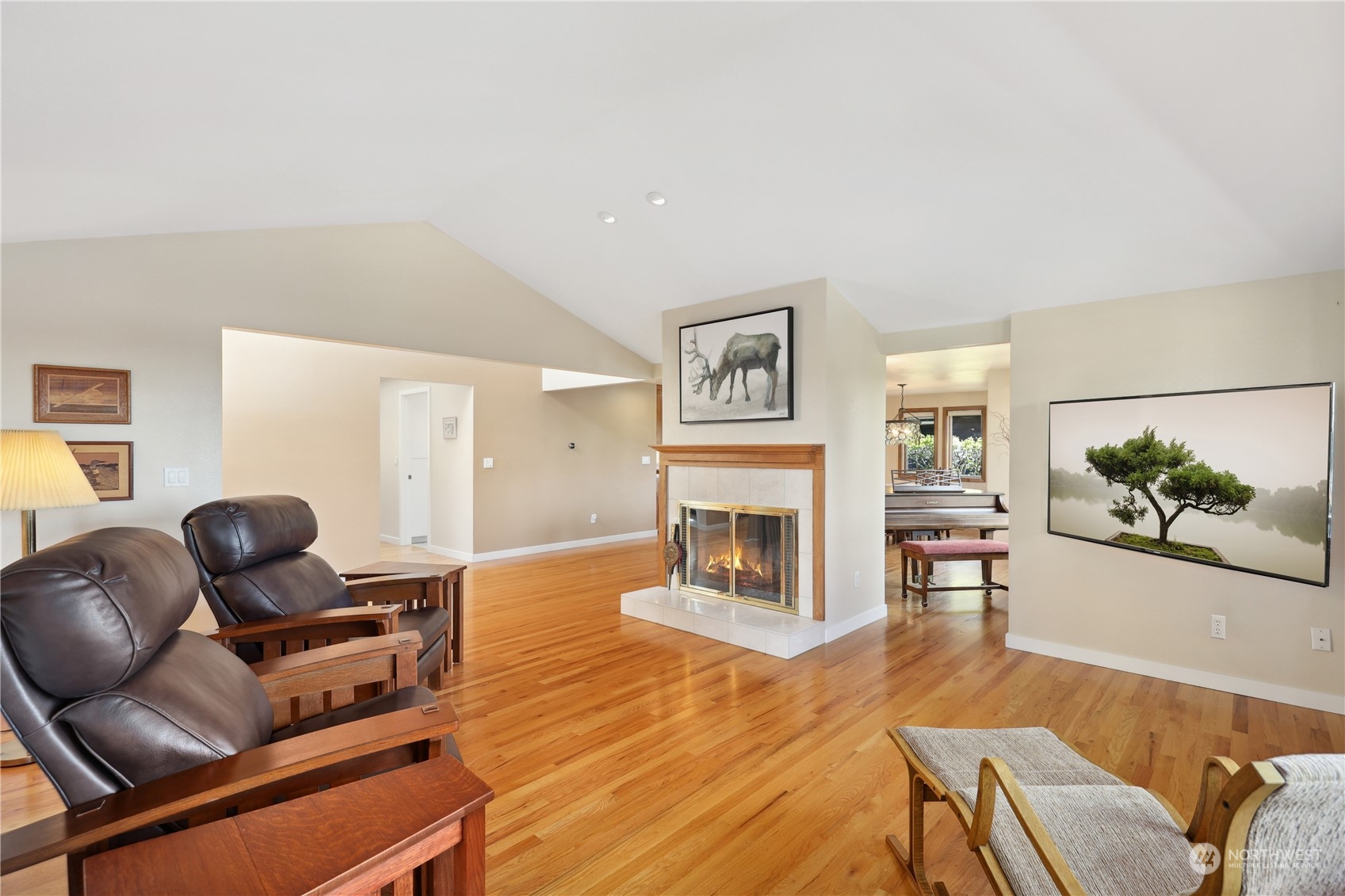 1807 N Hawthorne Drive