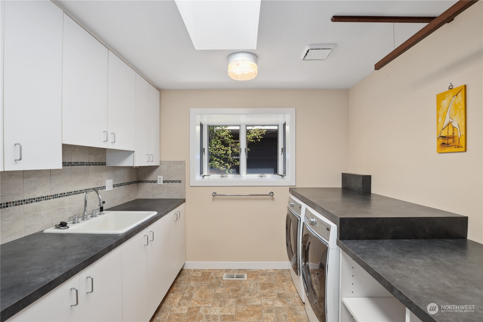 1807 N Hawthorne Drive