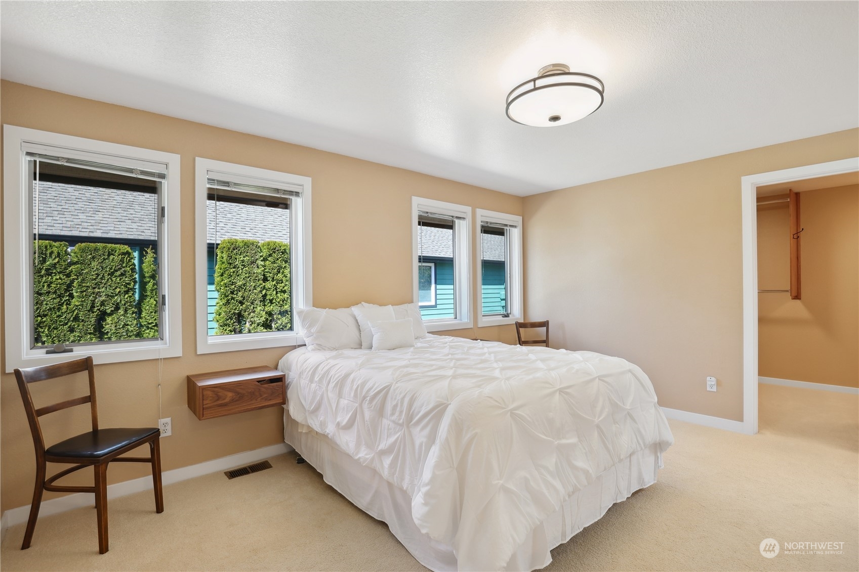 1807 N Hawthorne Drive