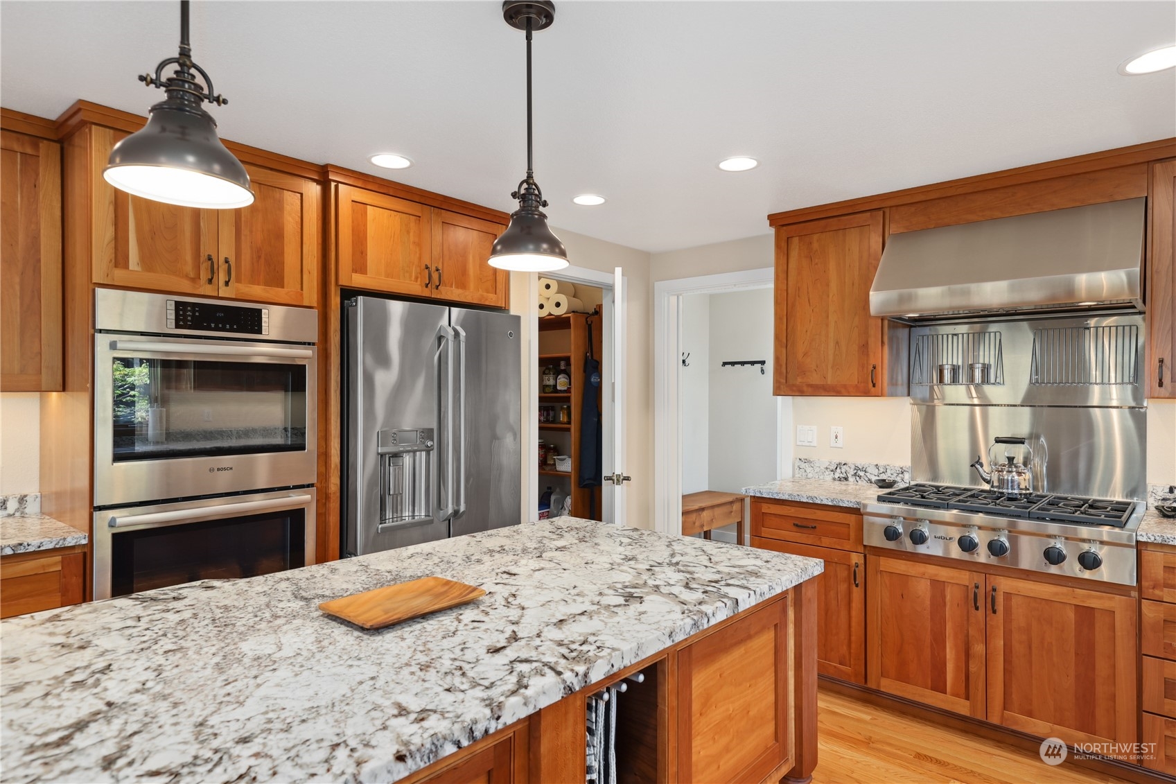 1807 N Hawthorne Drive