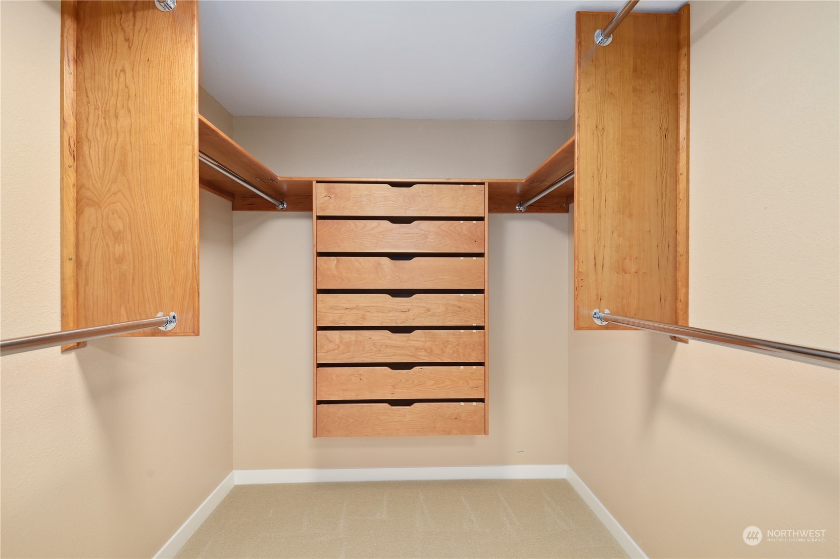 1807 N Hawthorne Drive