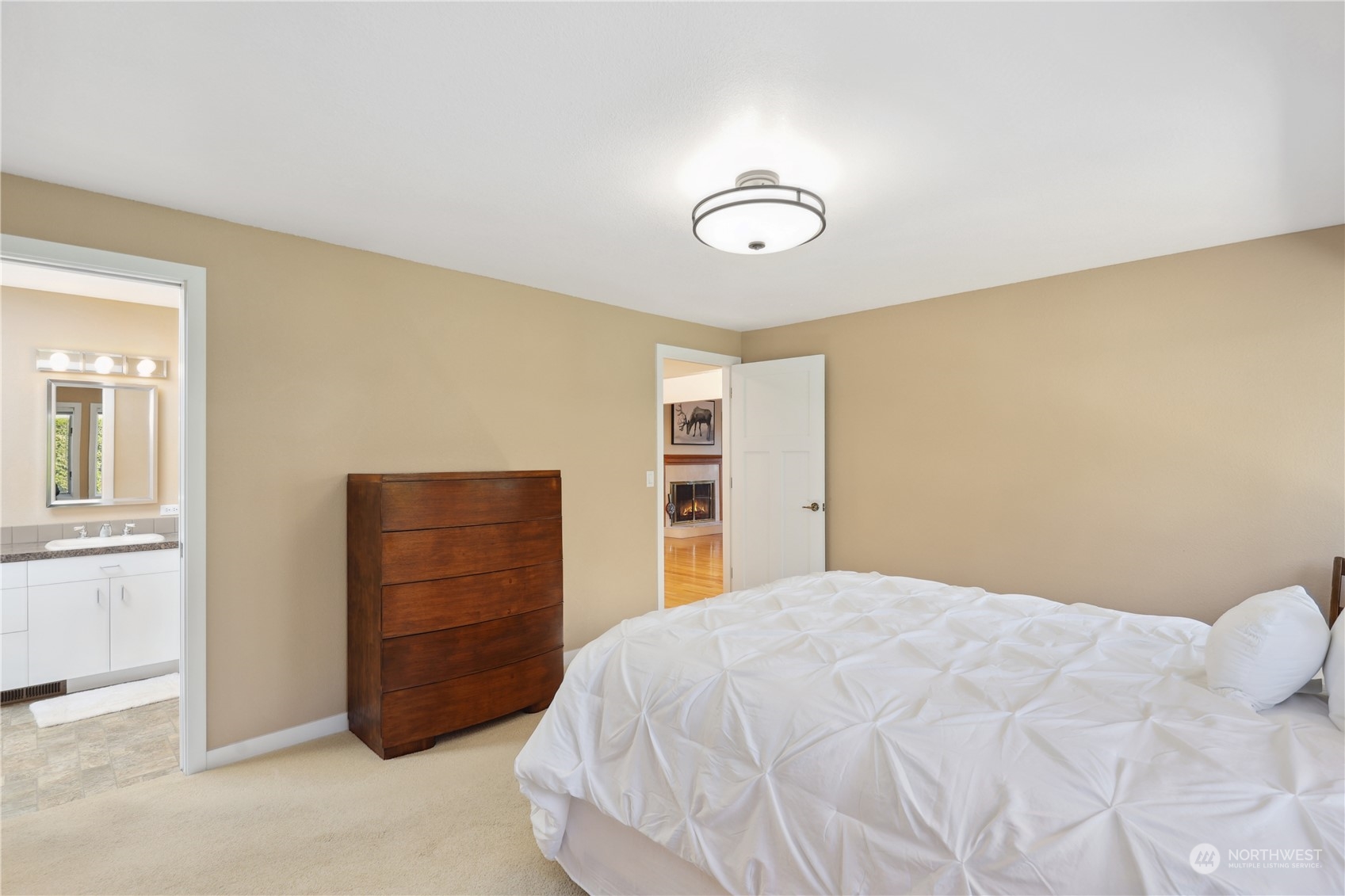 1807 N Hawthorne Drive