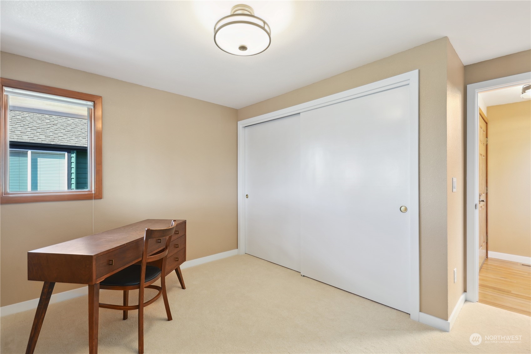 1807 N Hawthorne Drive