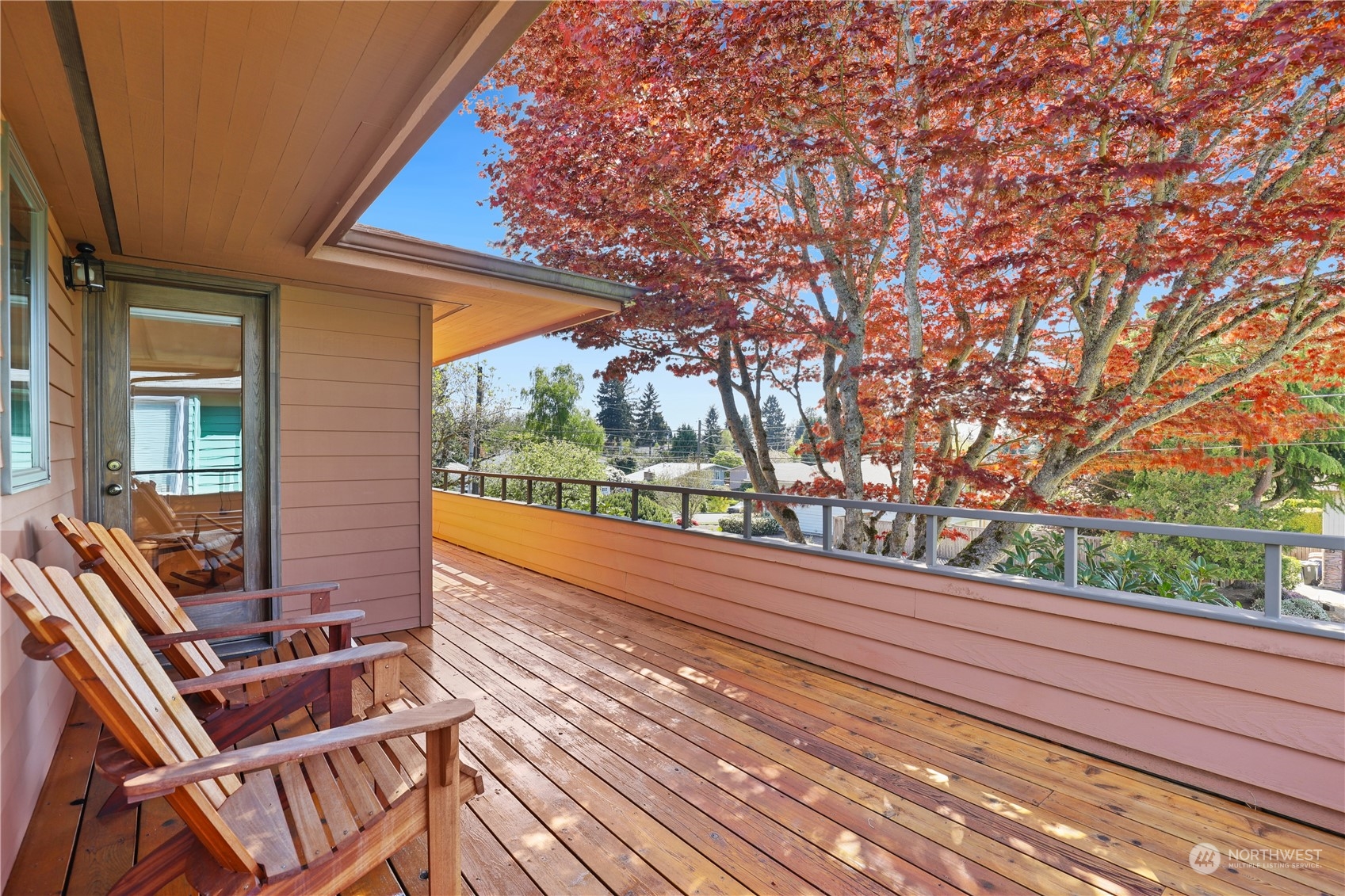 1807 N Hawthorne Drive