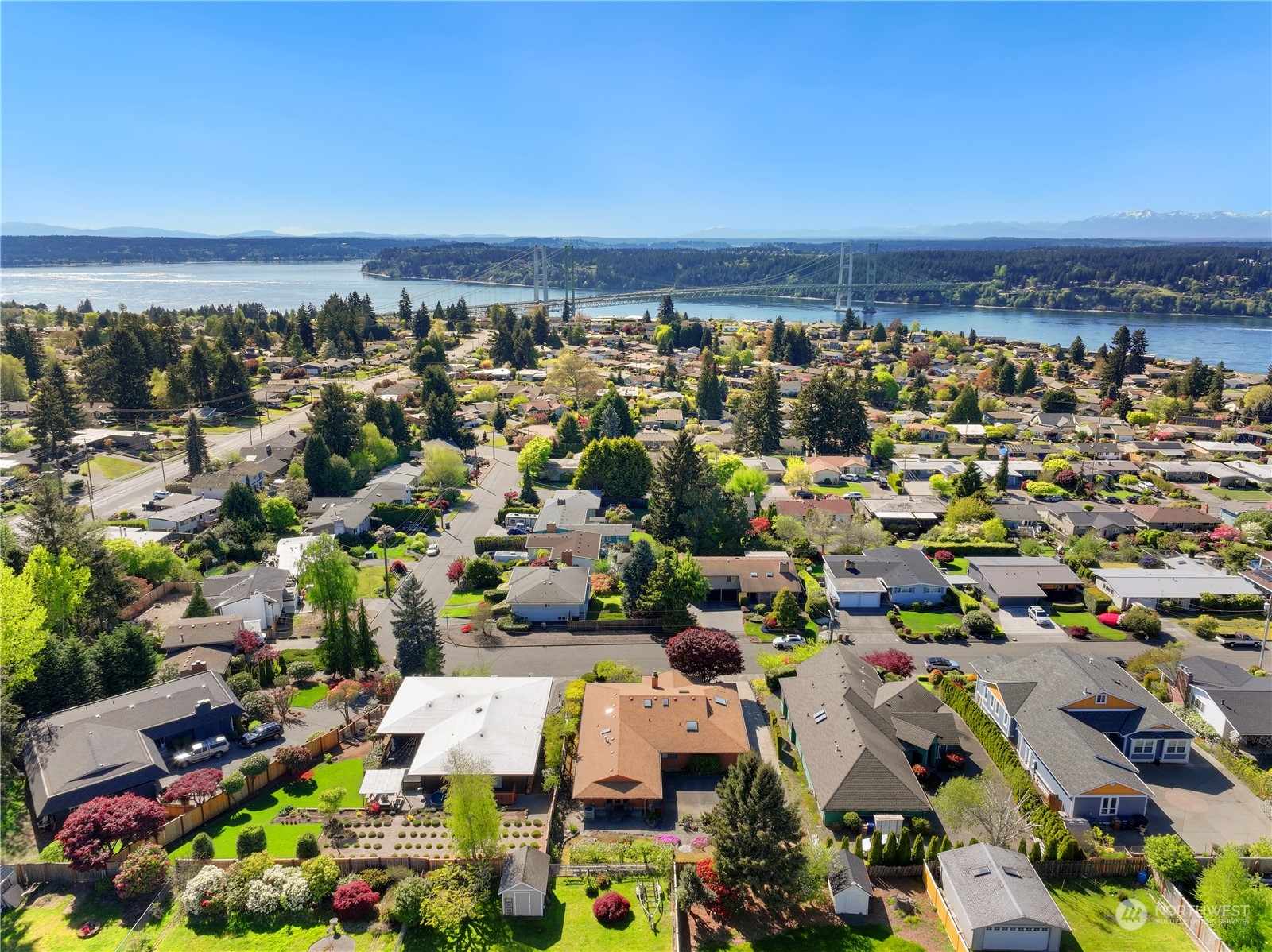 1807 N Hawthorne Drive