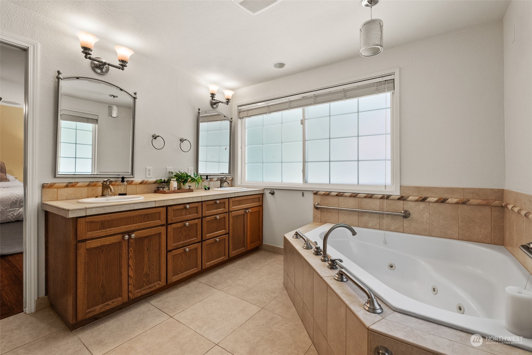 1809 Clorindi Circle NW