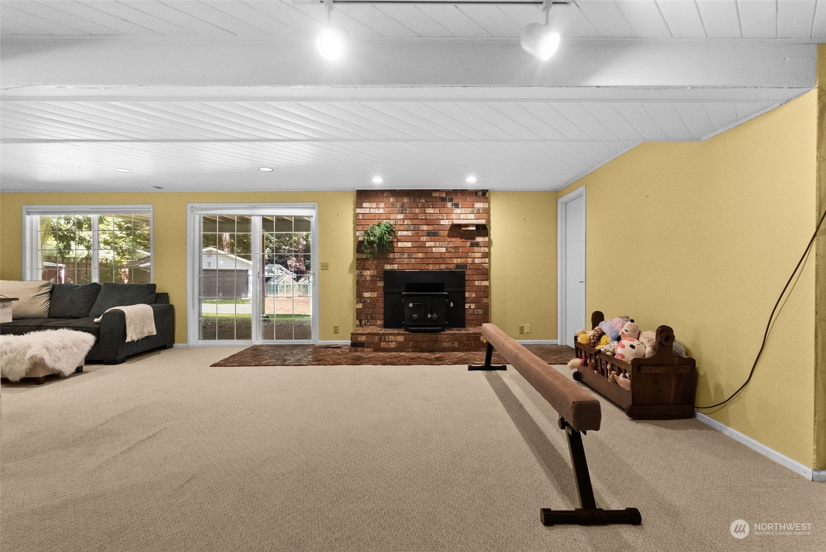 1809 Clorindi Circle NW