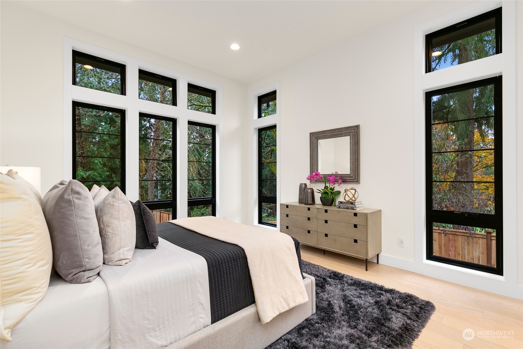 10529 SE 28th Street