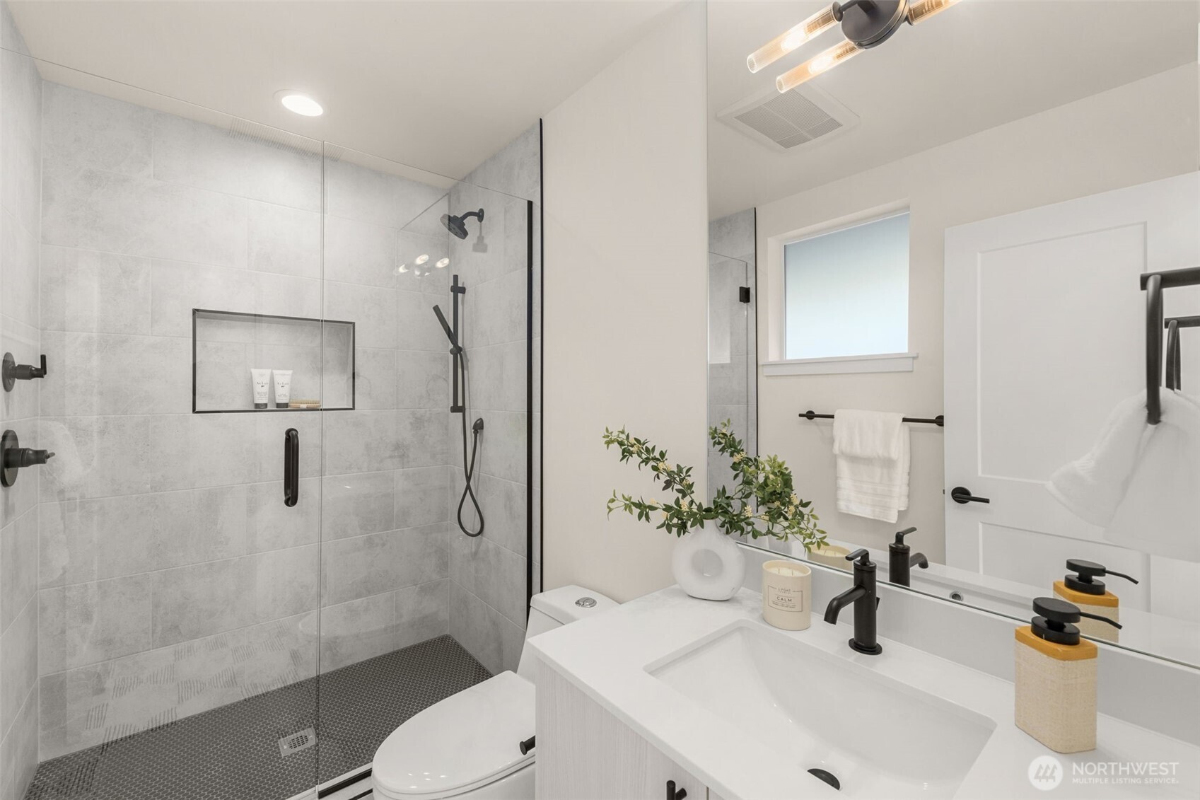 4741 B 49th Avenue SW