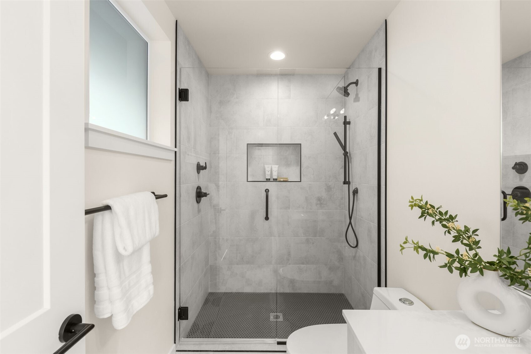 4741 B 49th Avenue SW