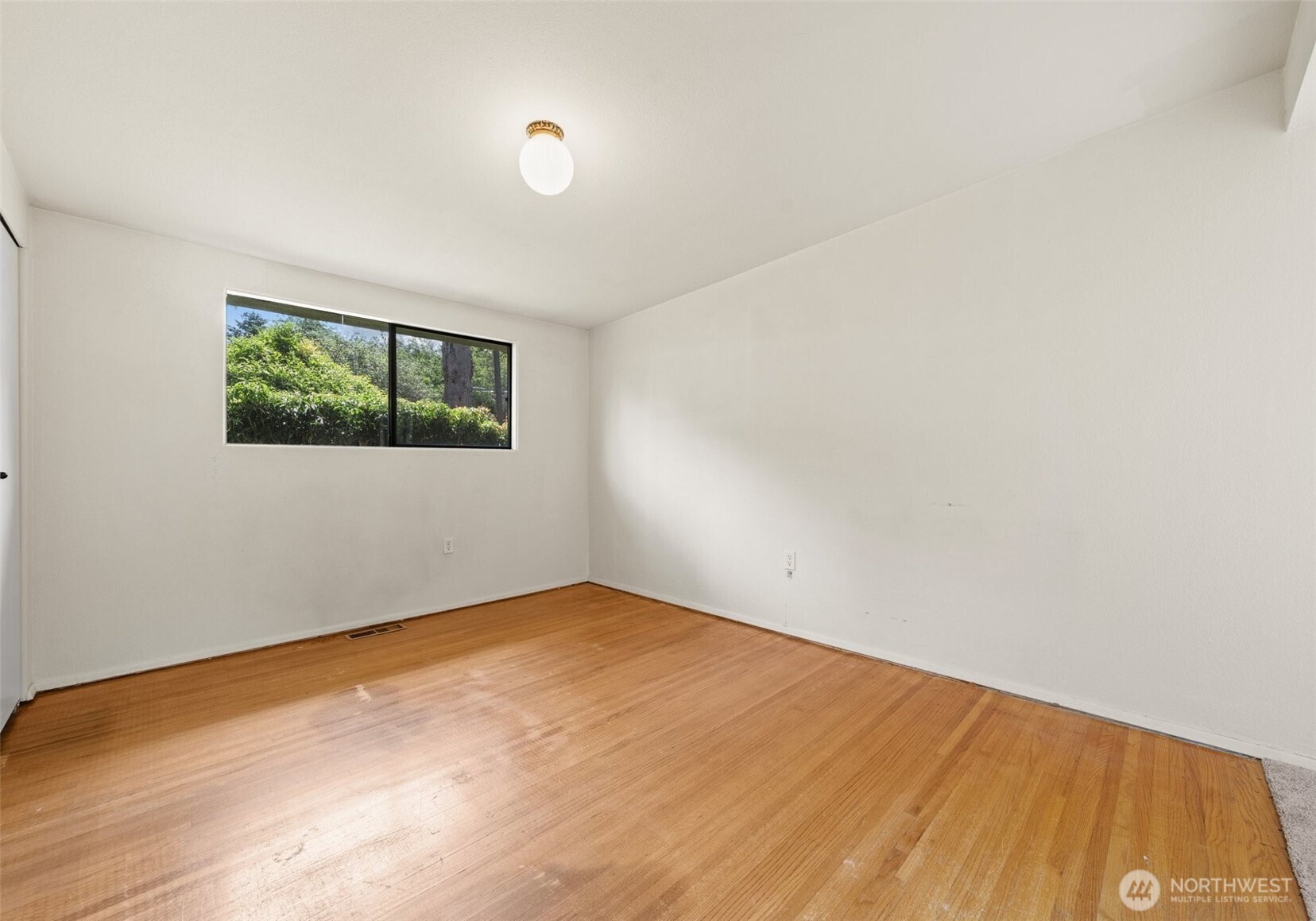 6217 Hillcrest Drive SW