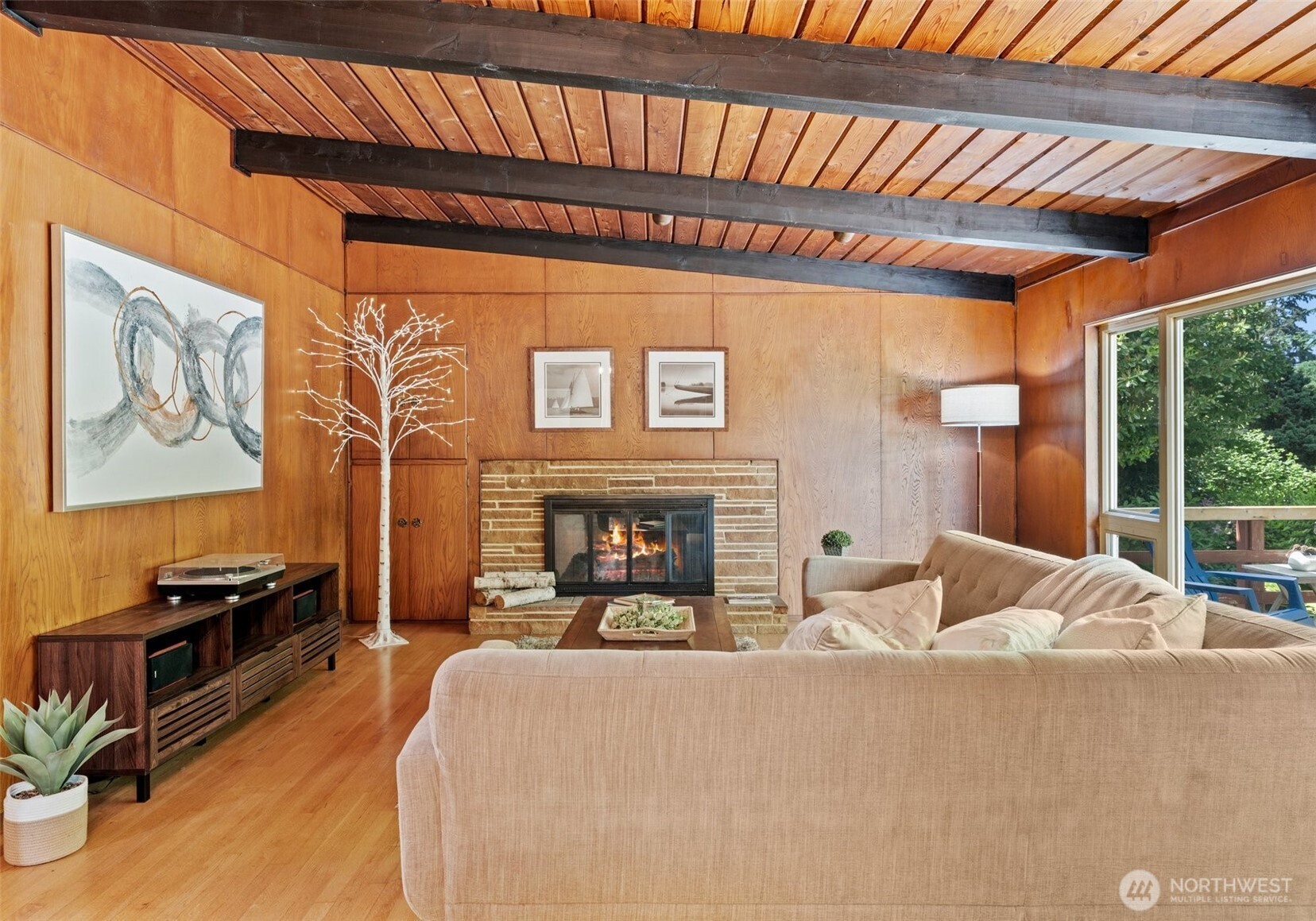 6217 Hillcrest Drive SW