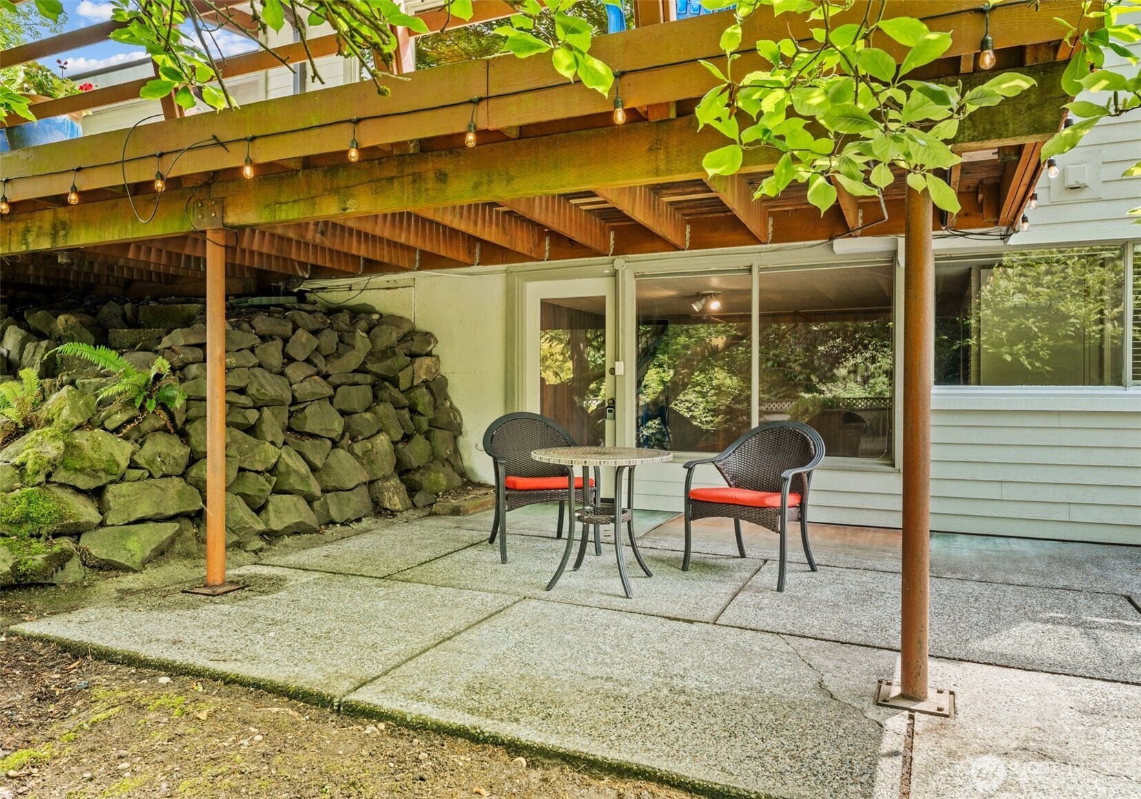 6217 Hillcrest Drive SW