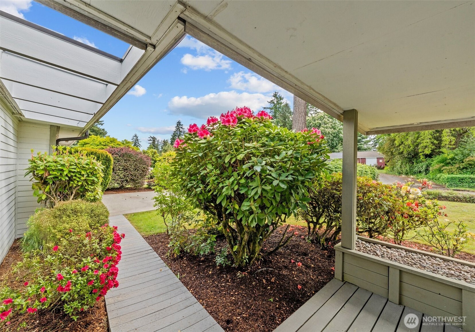 6217 Hillcrest Drive SW