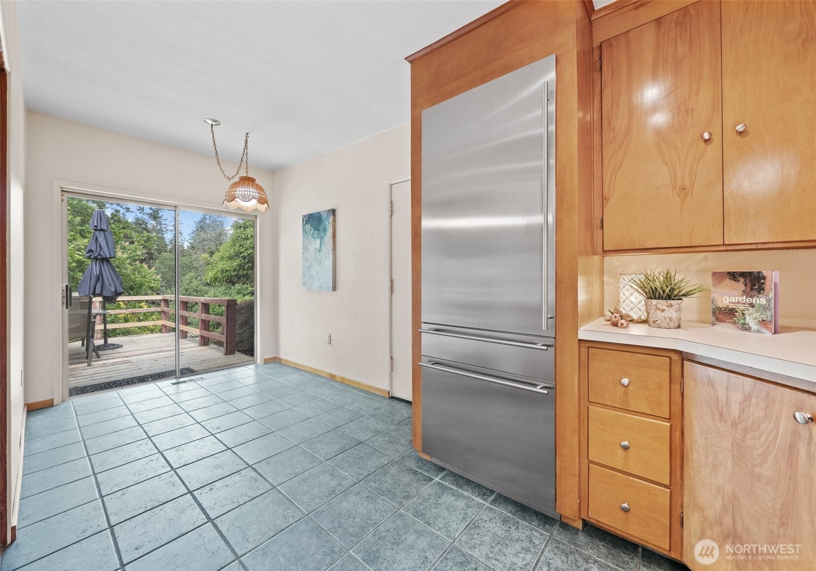 6217 Hillcrest Drive SW