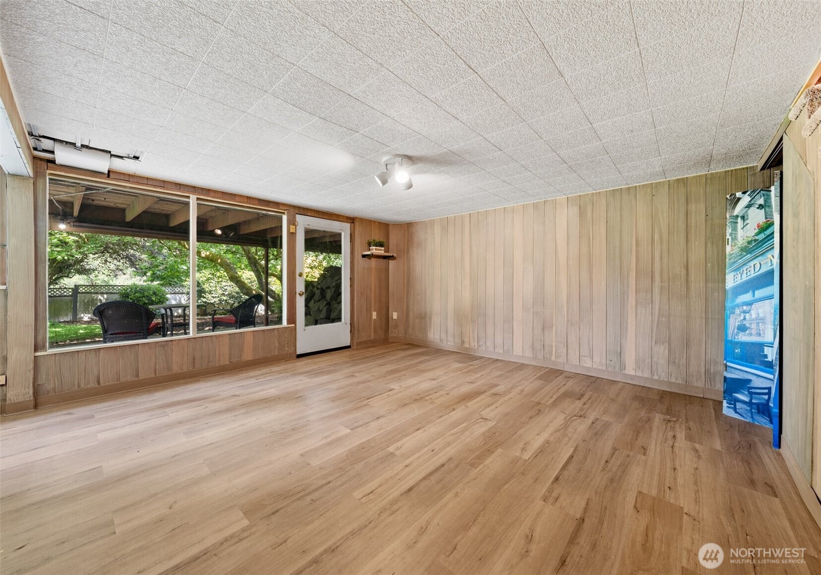 6217 Hillcrest Drive SW