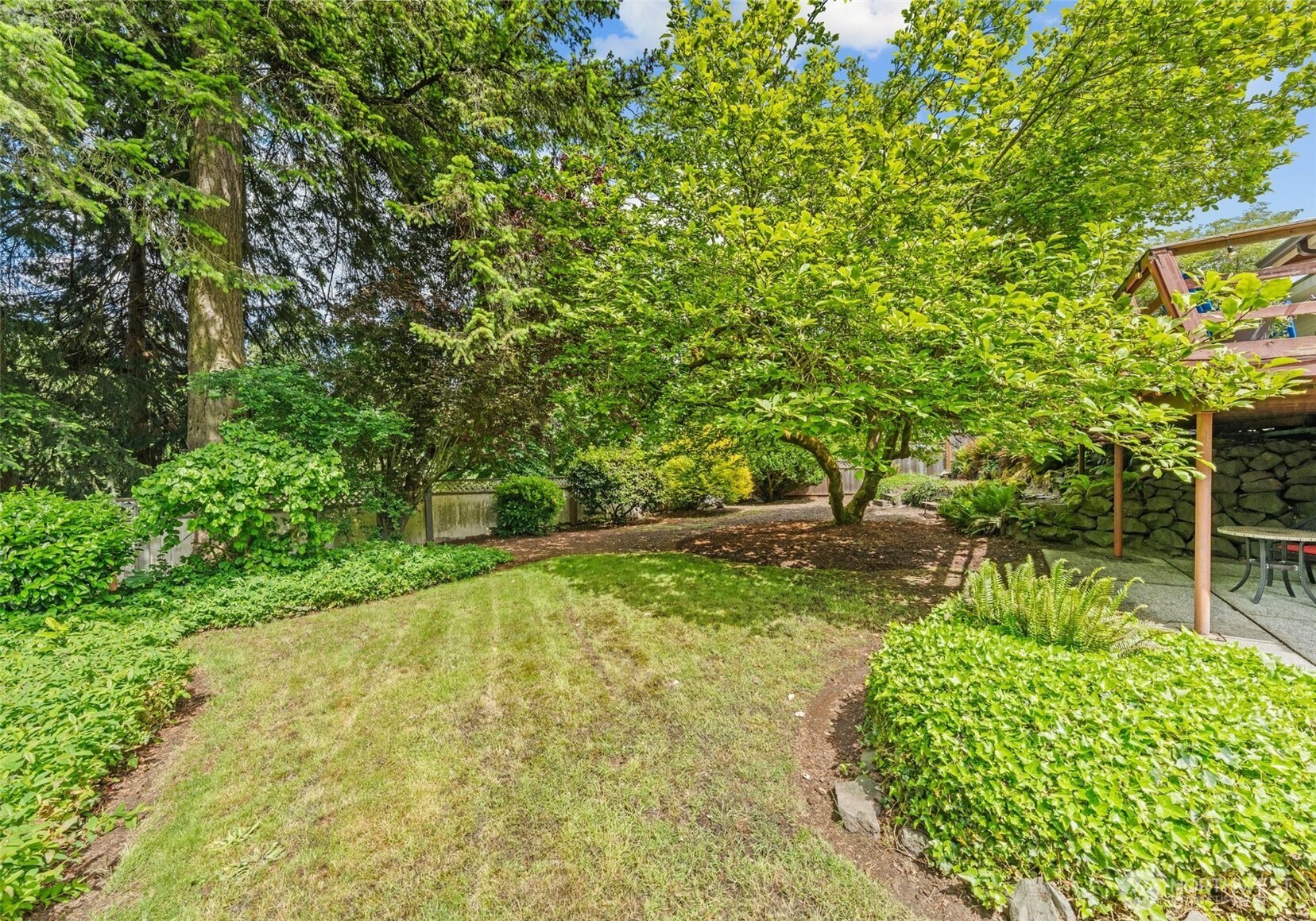 6217 Hillcrest Drive SW