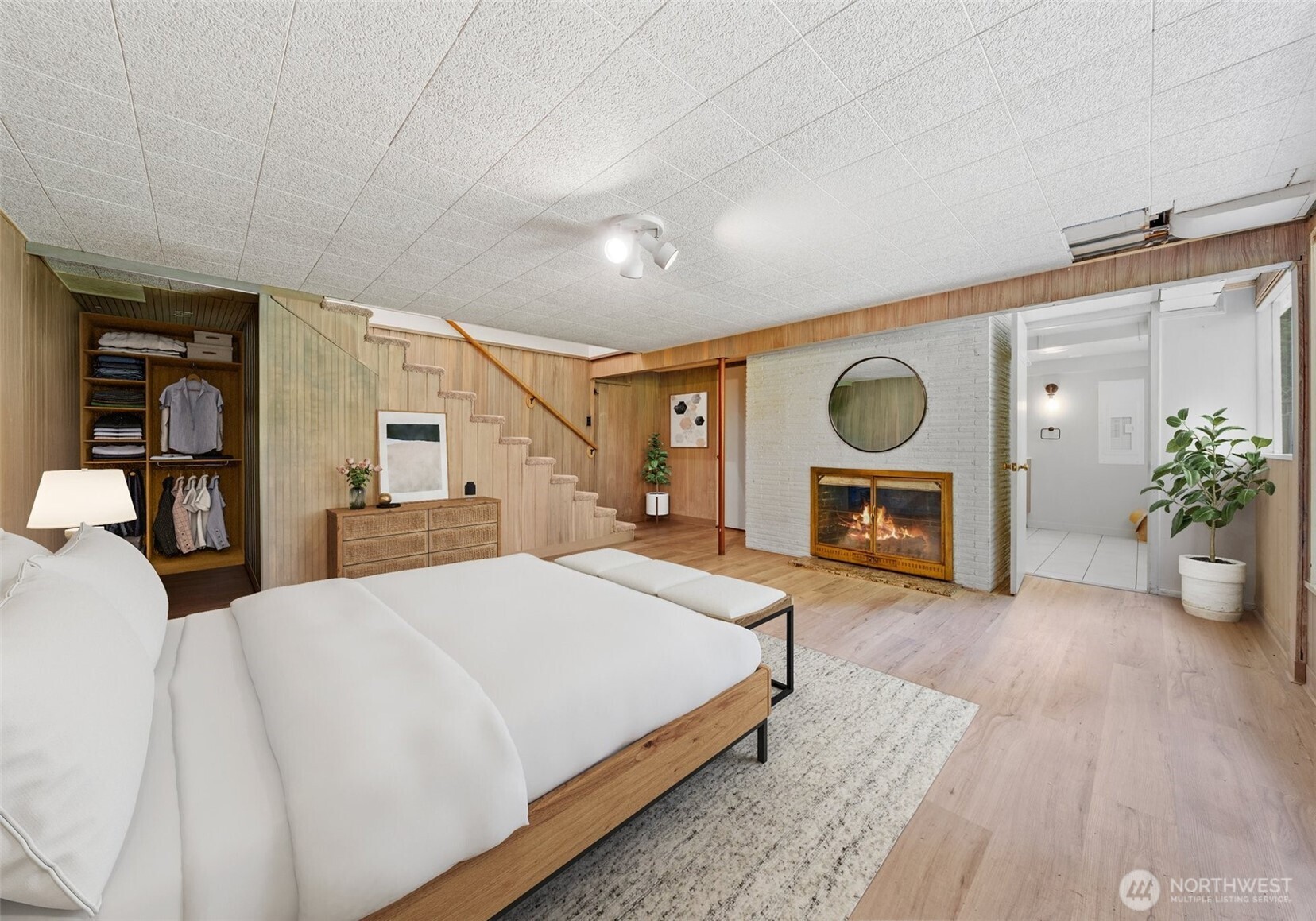 6217 Hillcrest Drive SW