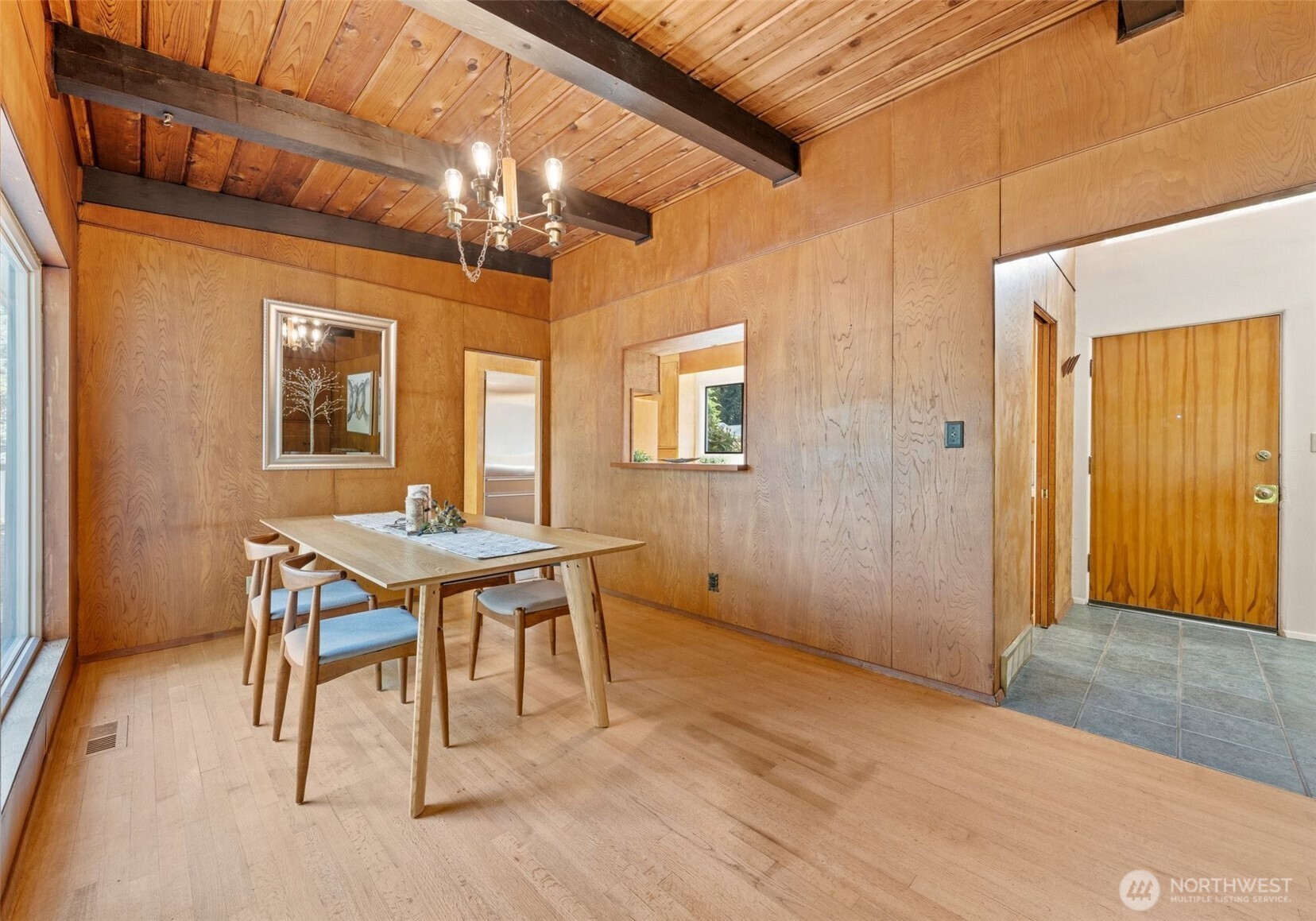 6217 Hillcrest Drive SW