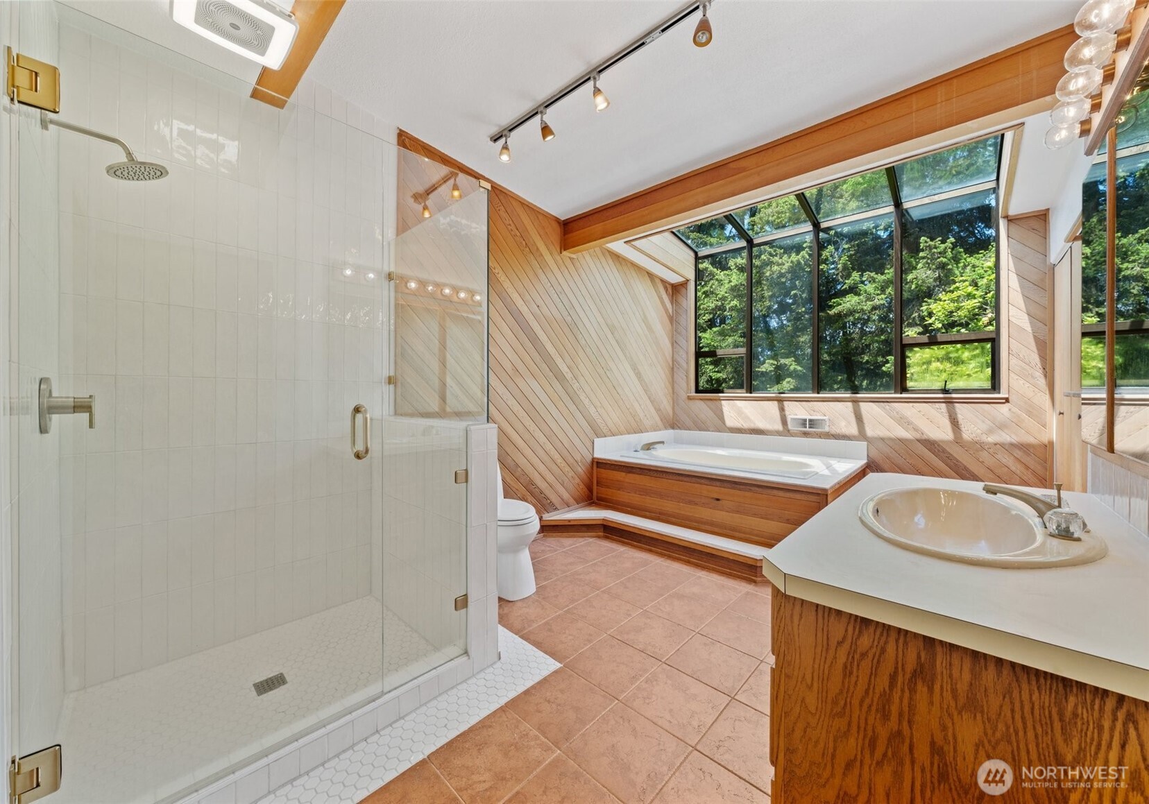 6217 Hillcrest Drive SW