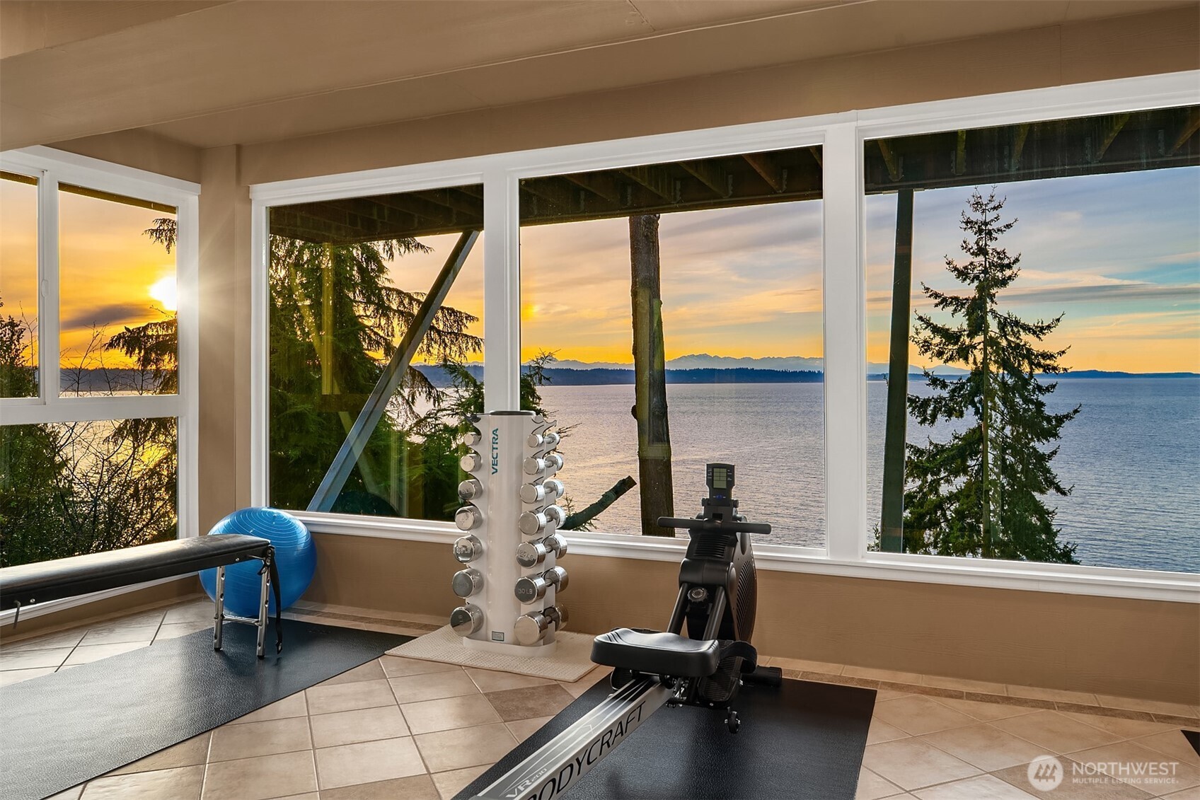 16523 Maplewild Avenue SW